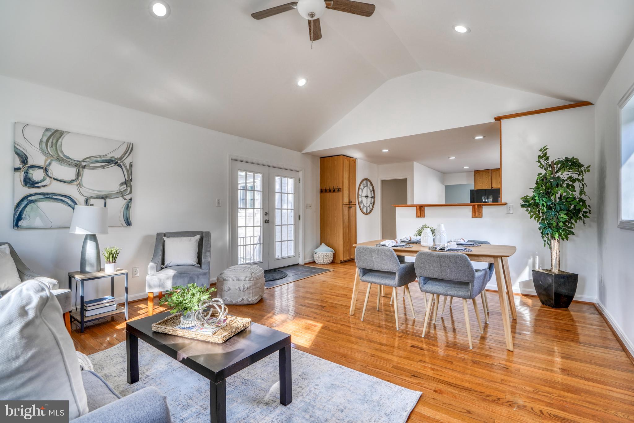 WHEATON WOODS - Residential