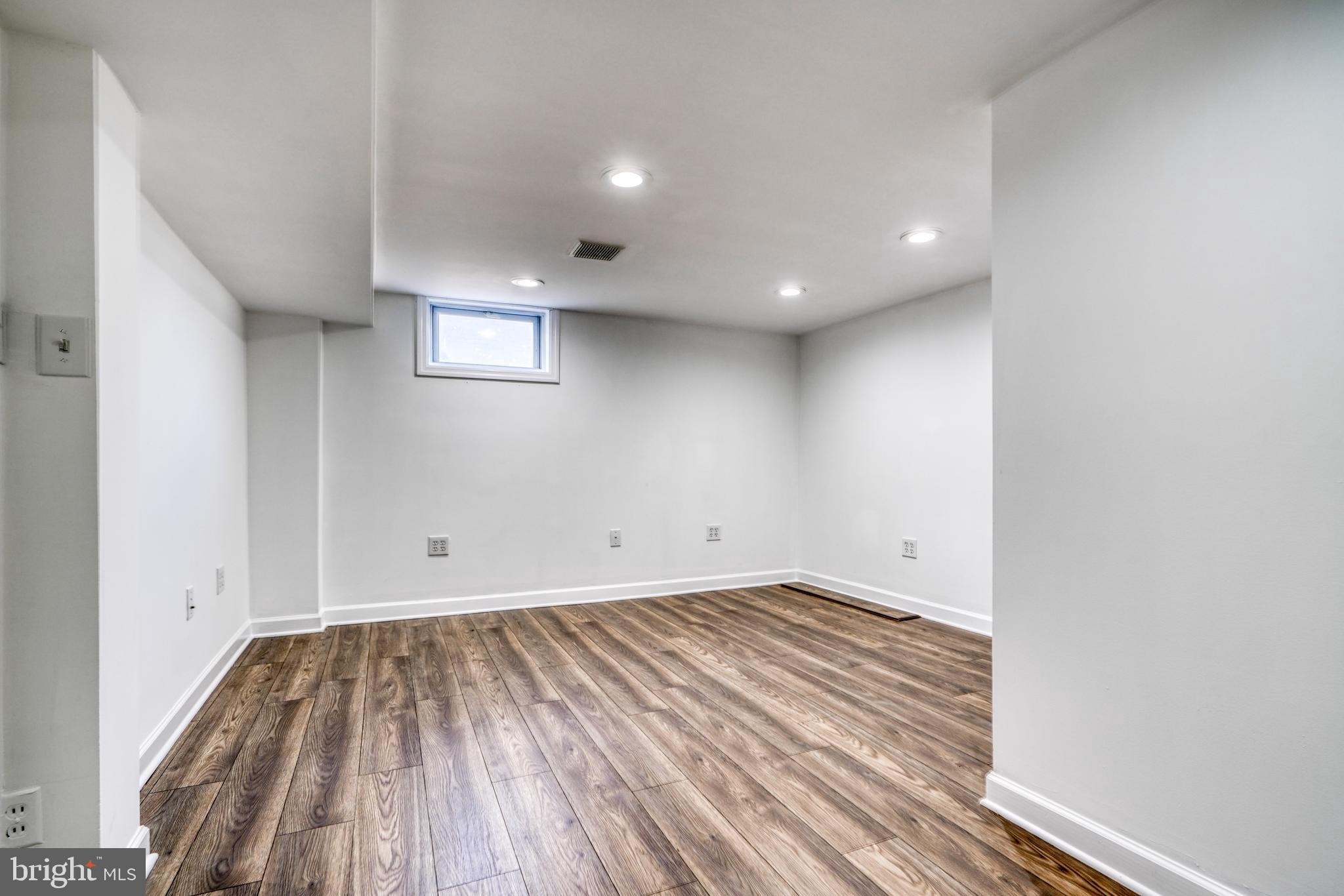 WHEATON WOODS - Residential