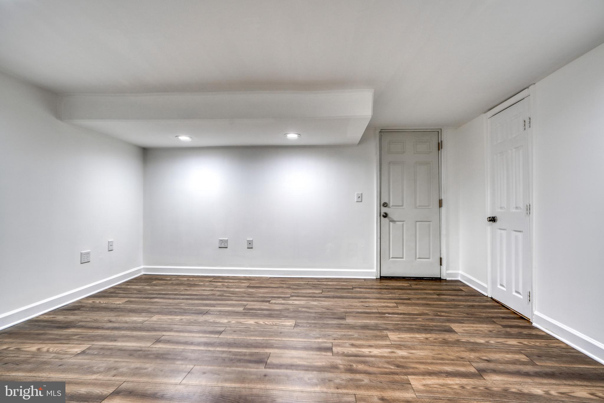 WHEATON WOODS - Residential