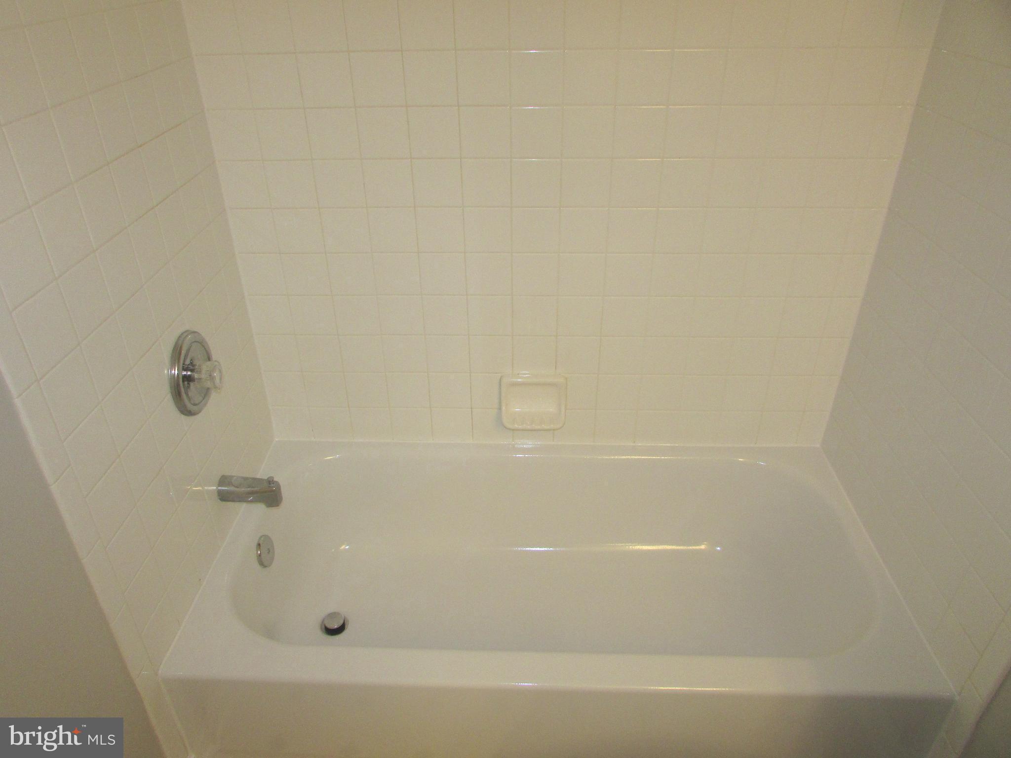 SILVERBROOK WOOD - Residential Lease