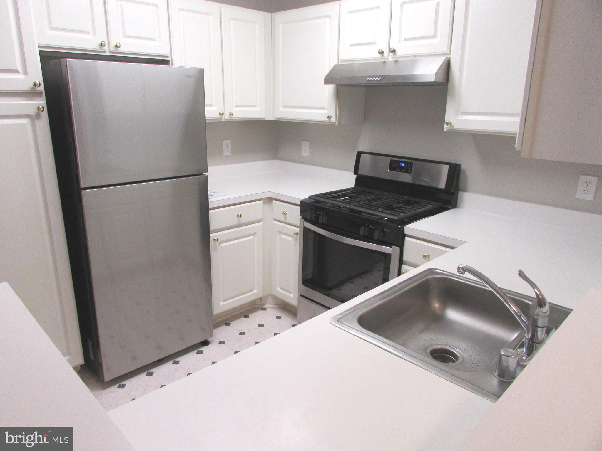 SILVERBROOK WOOD - Residential Lease