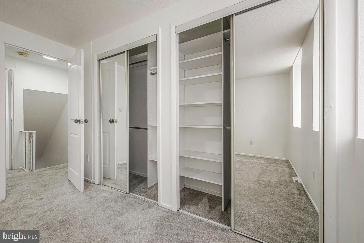 WINDMILL SQUARE - Residential