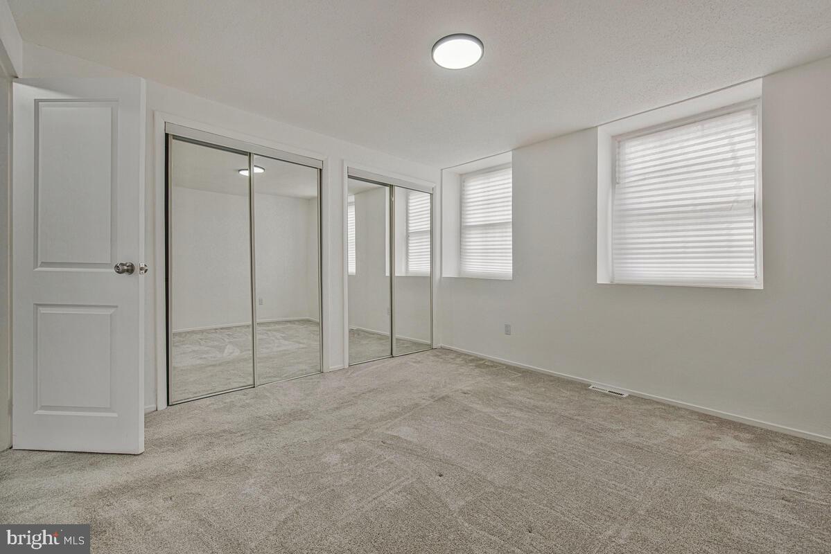 WINDMILL SQUARE - Residential