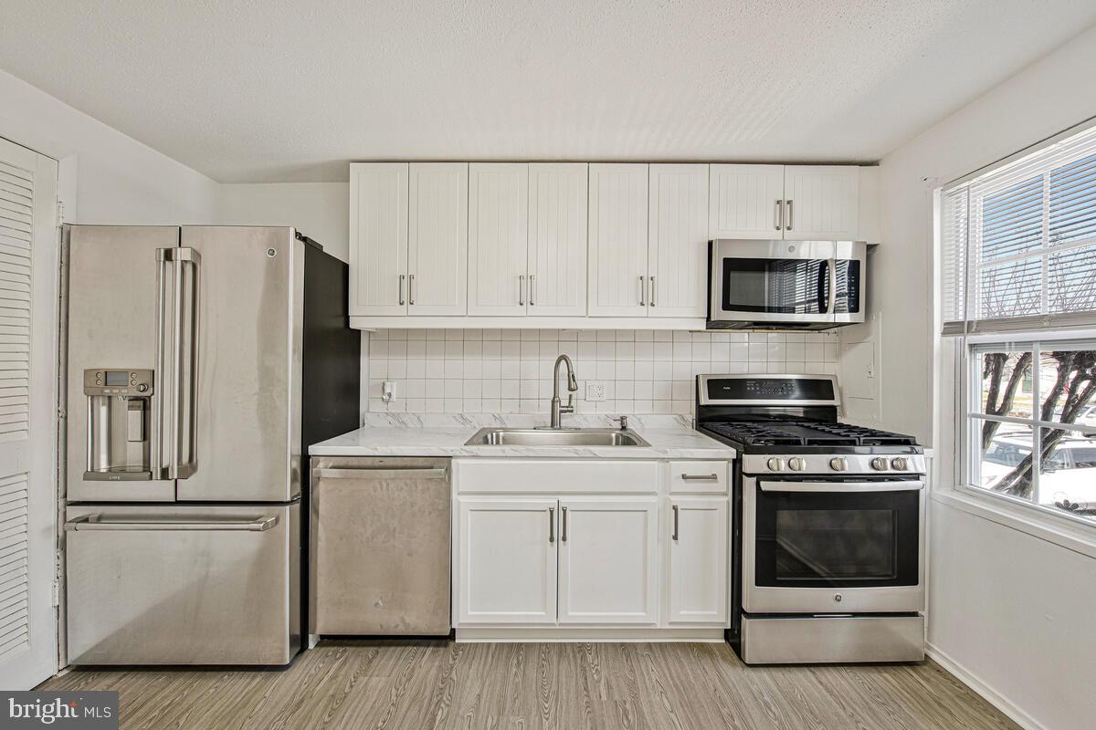 WINDMILL SQUARE - Residential