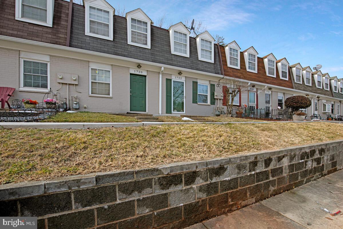 1722 VILLAGE GREEN DRIVE A-12