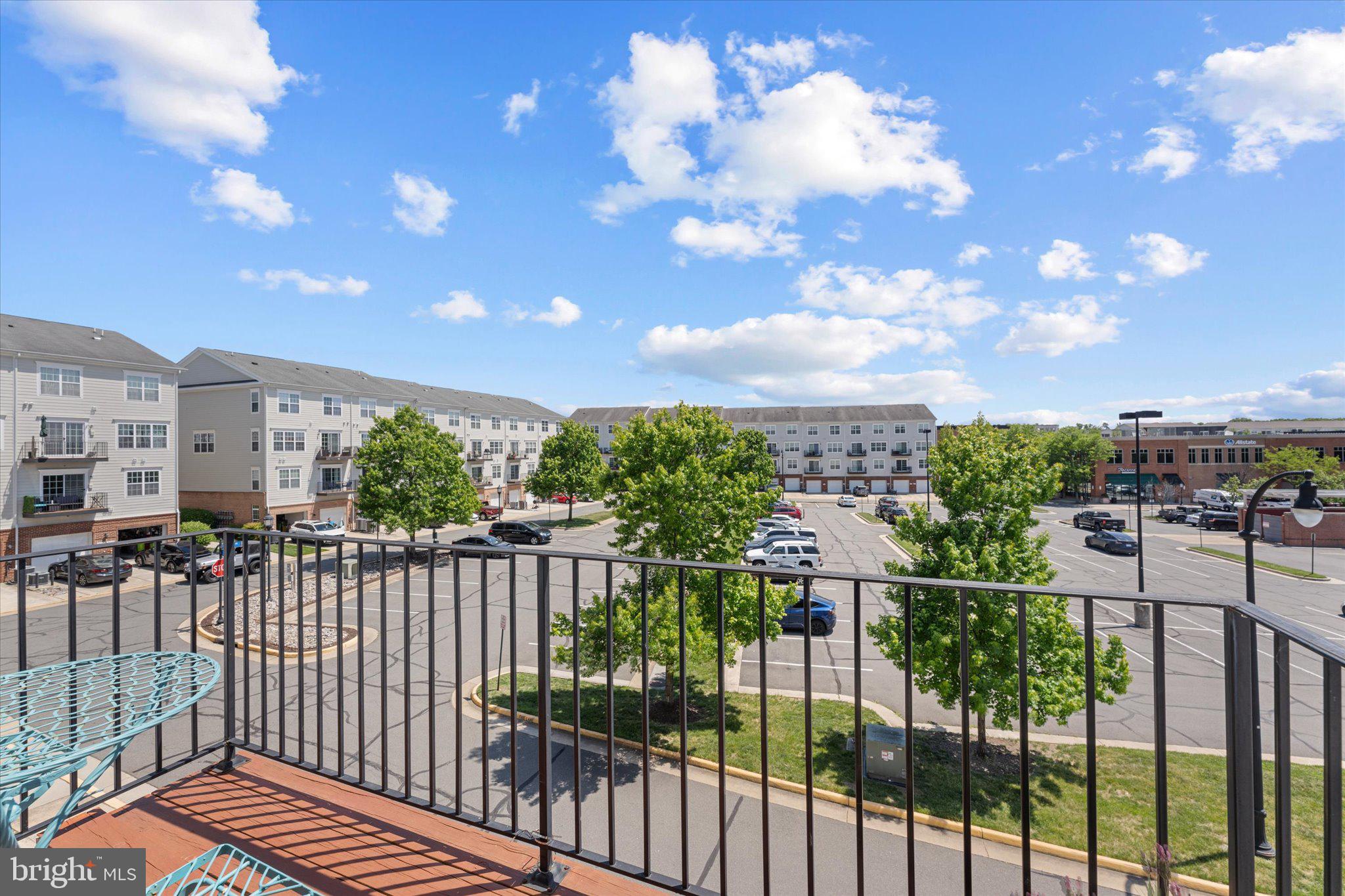 RESIDENCES AT LANSDOWNE - Residential