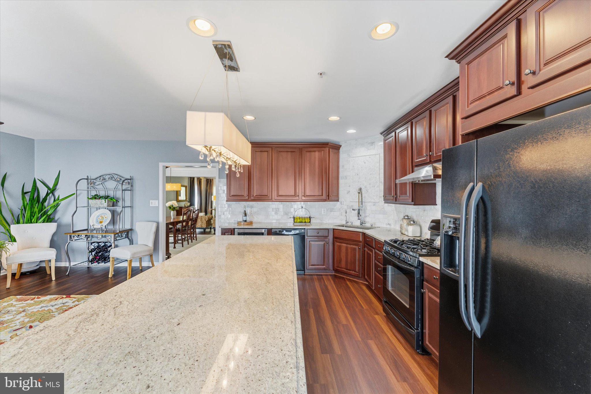 RESIDENCES AT LANSDOWNE - Residential