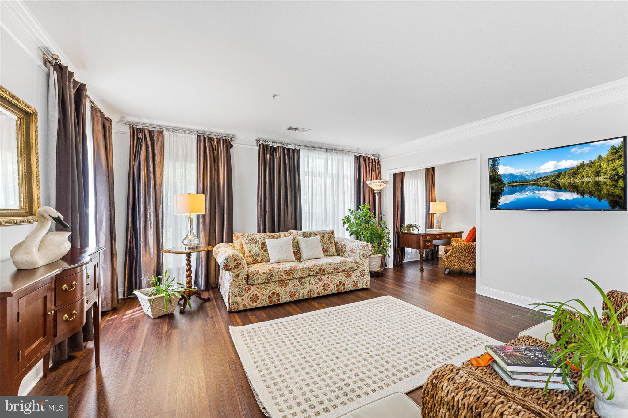 RESIDENCES AT LANSDOWNE - Residential