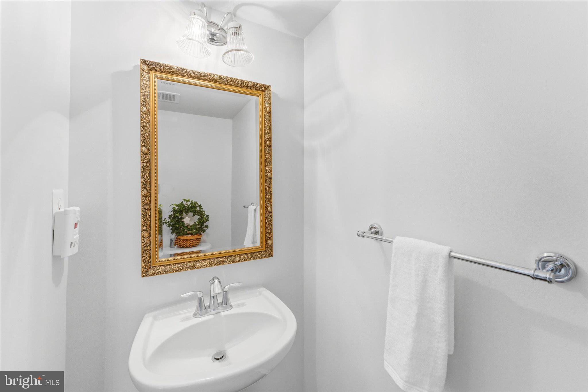 RESIDENCES AT LANSDOWNE - Residential