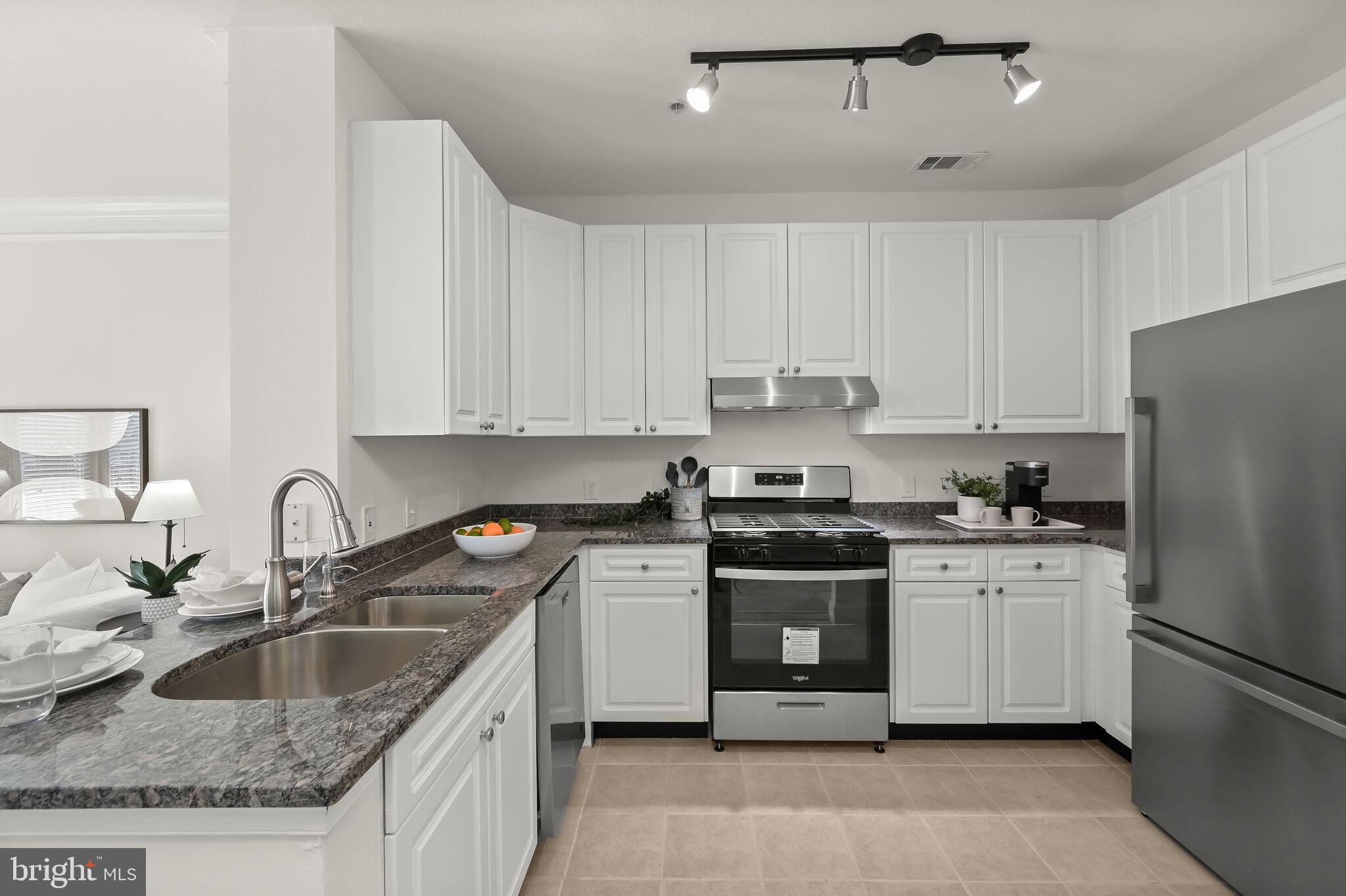 FITZ AT ROCKVILLE TOWN C - Residential