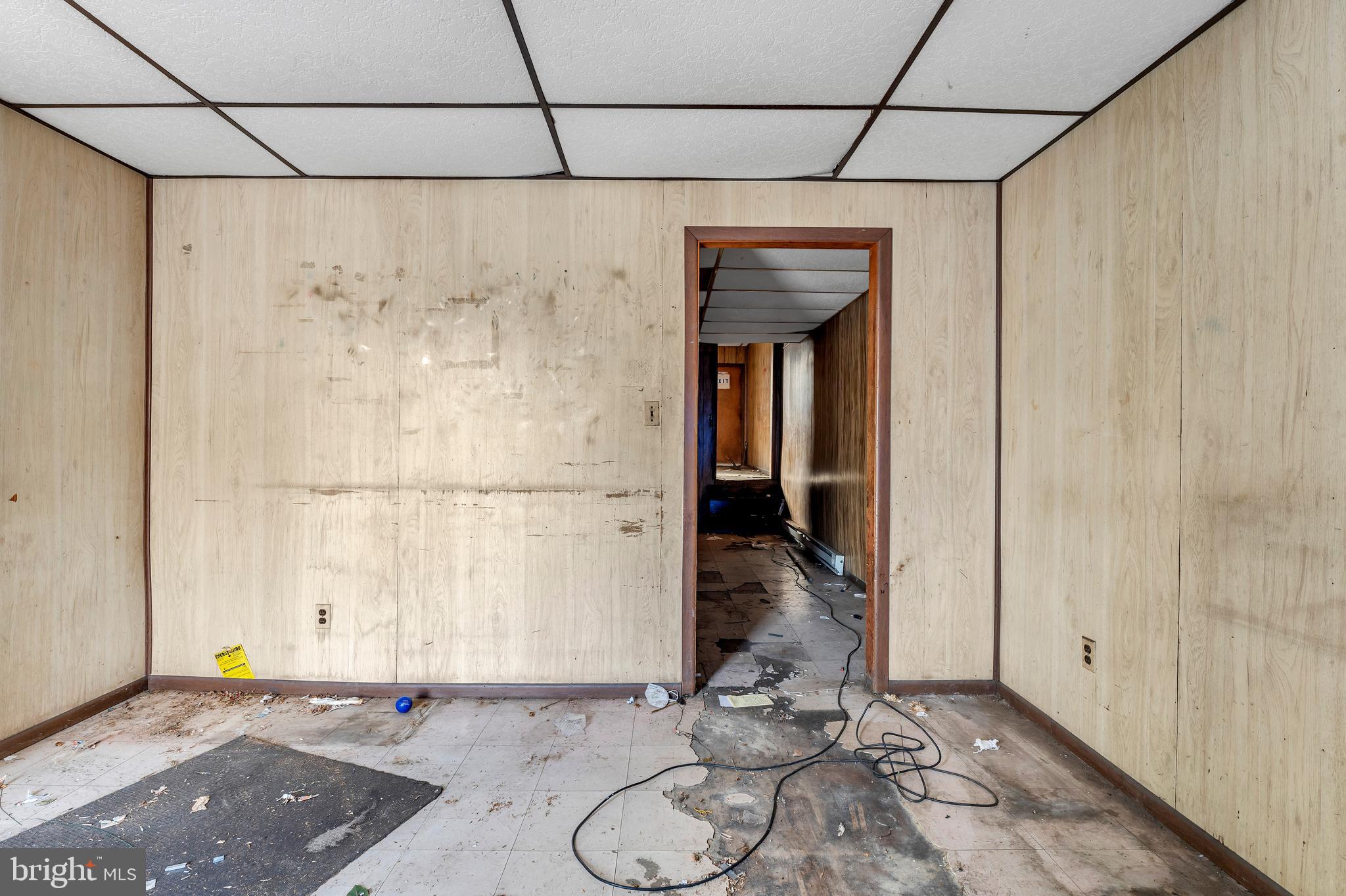 BROADWAY EAST - Residential