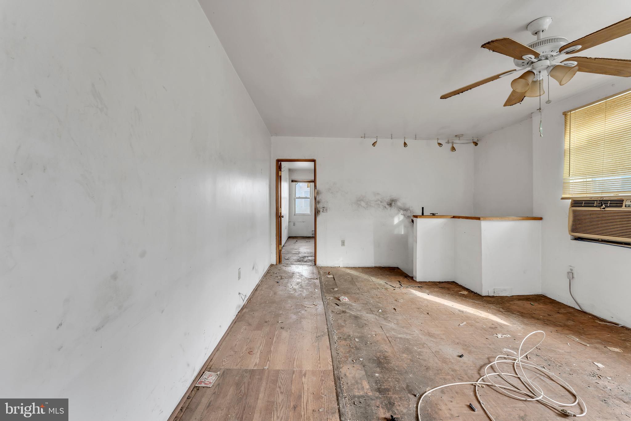 BROADWAY EAST - Residential