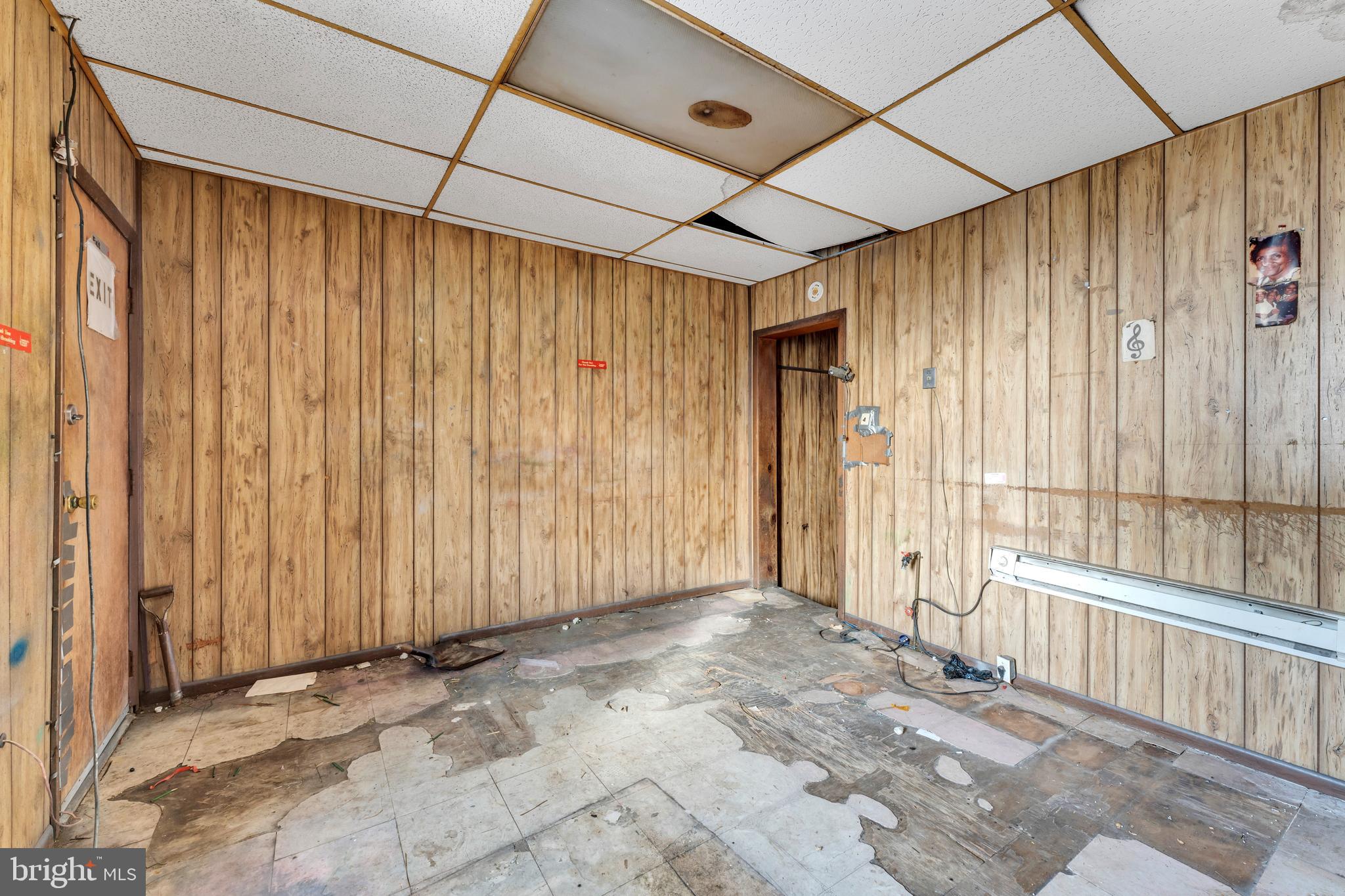 BROADWAY EAST - Residential