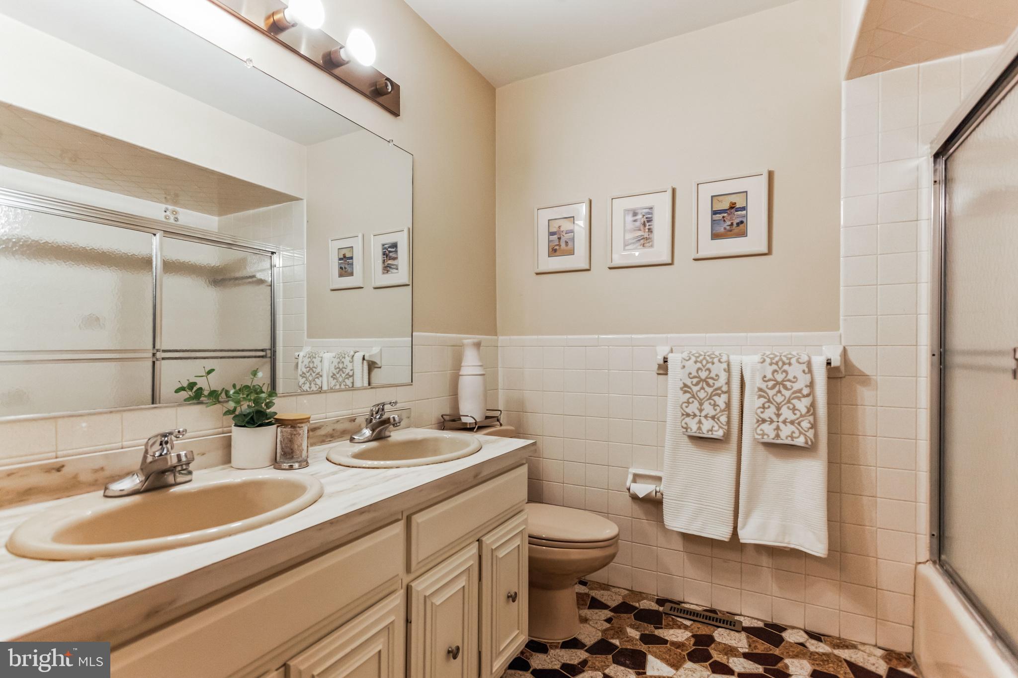 COLLEGE PARK - Residential