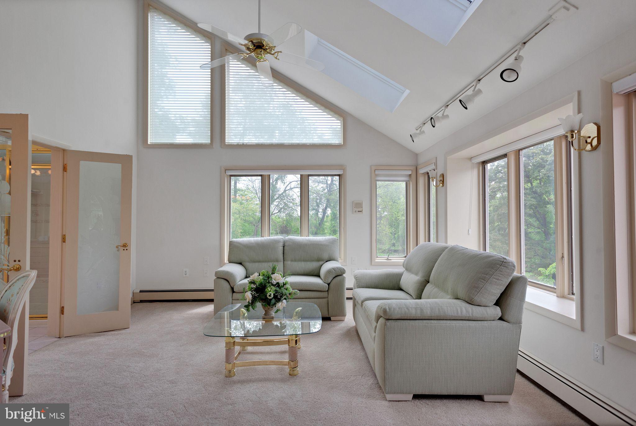 COLLEGE PARK - Residential