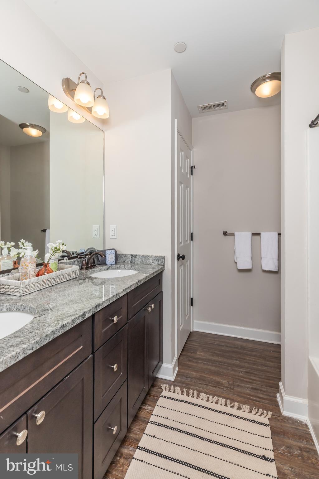 ARCADIA VILLAGE - Residential