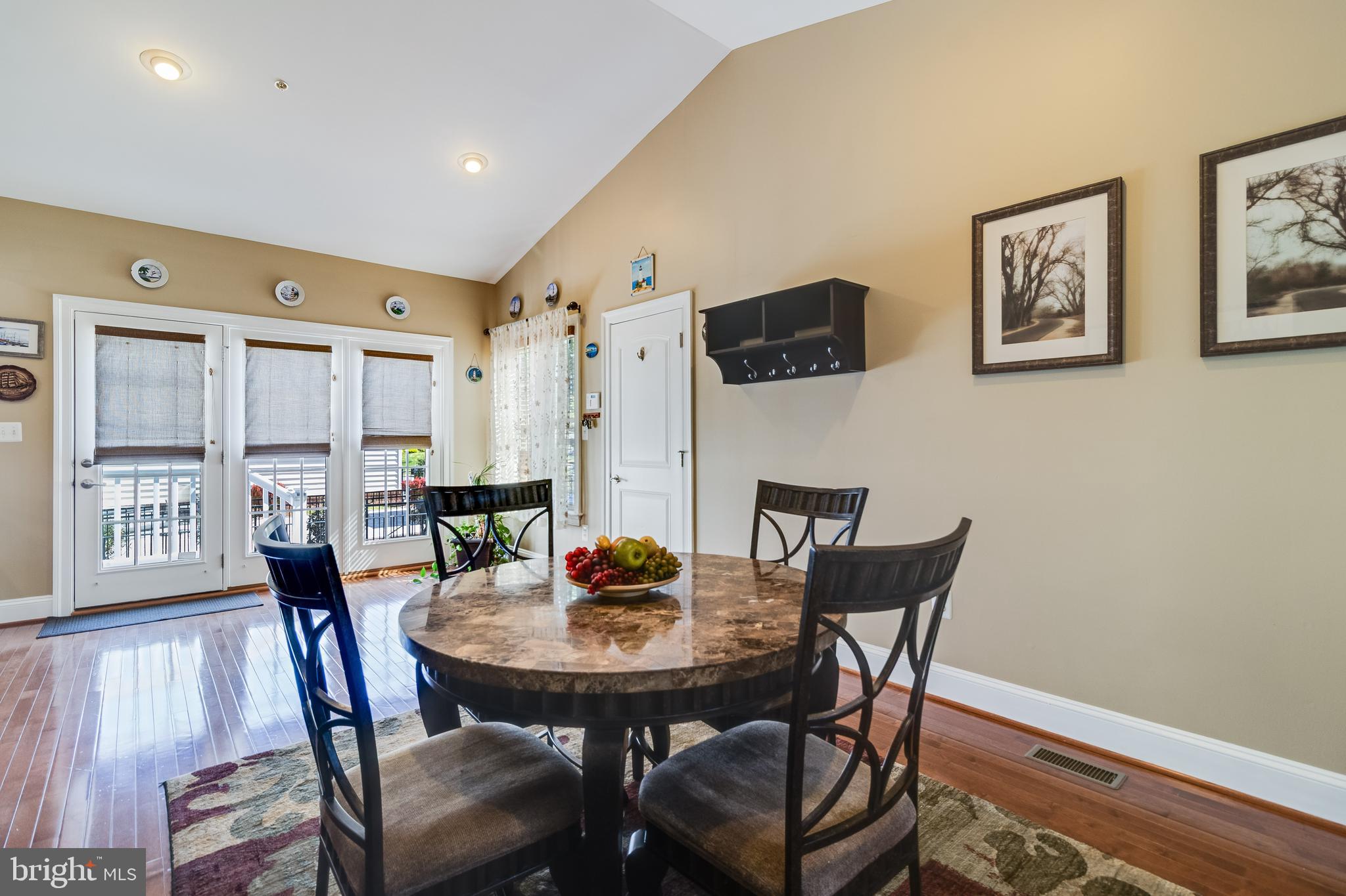 OAK CREEK - Residential