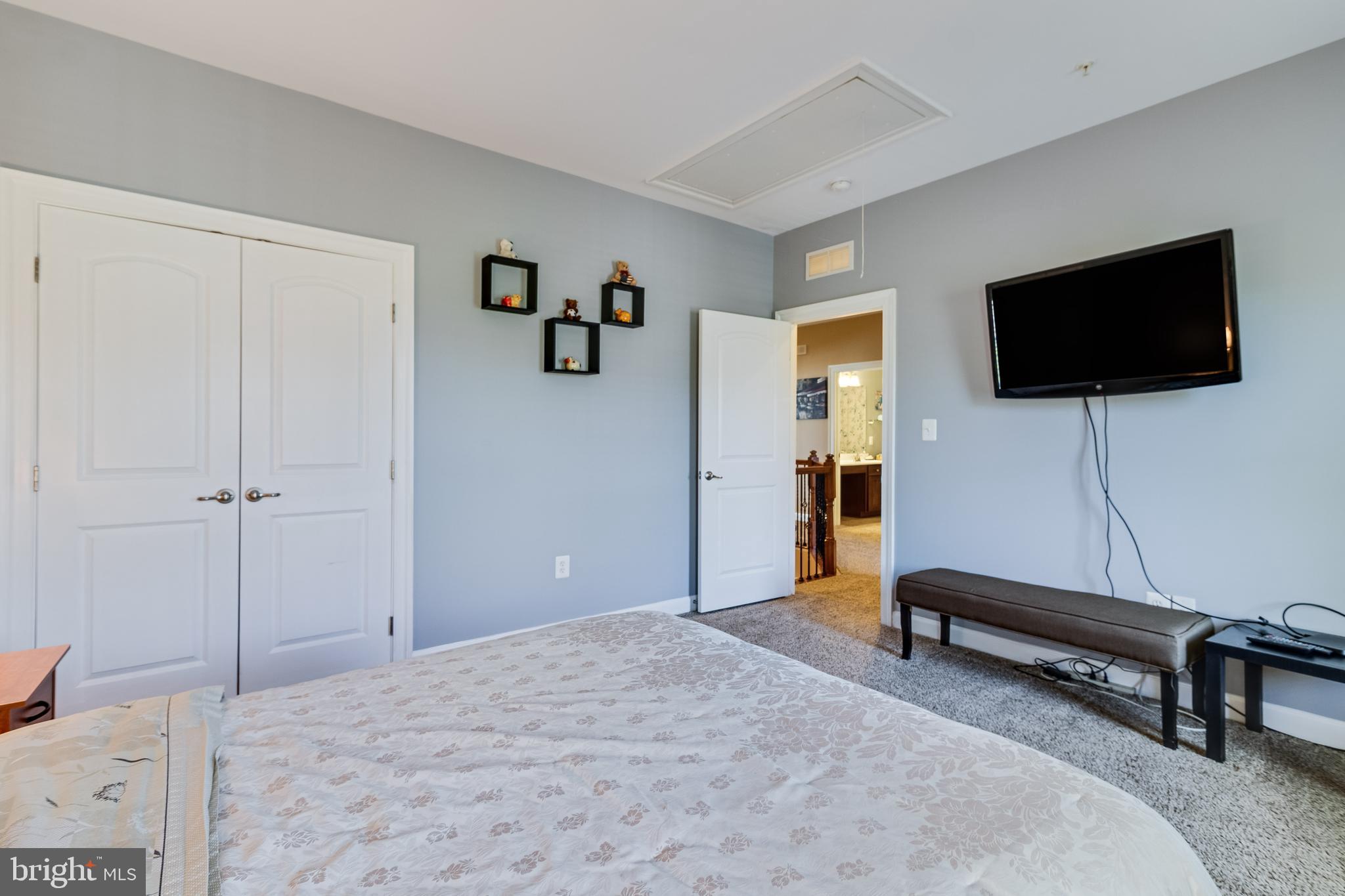 OAK CREEK - Residential