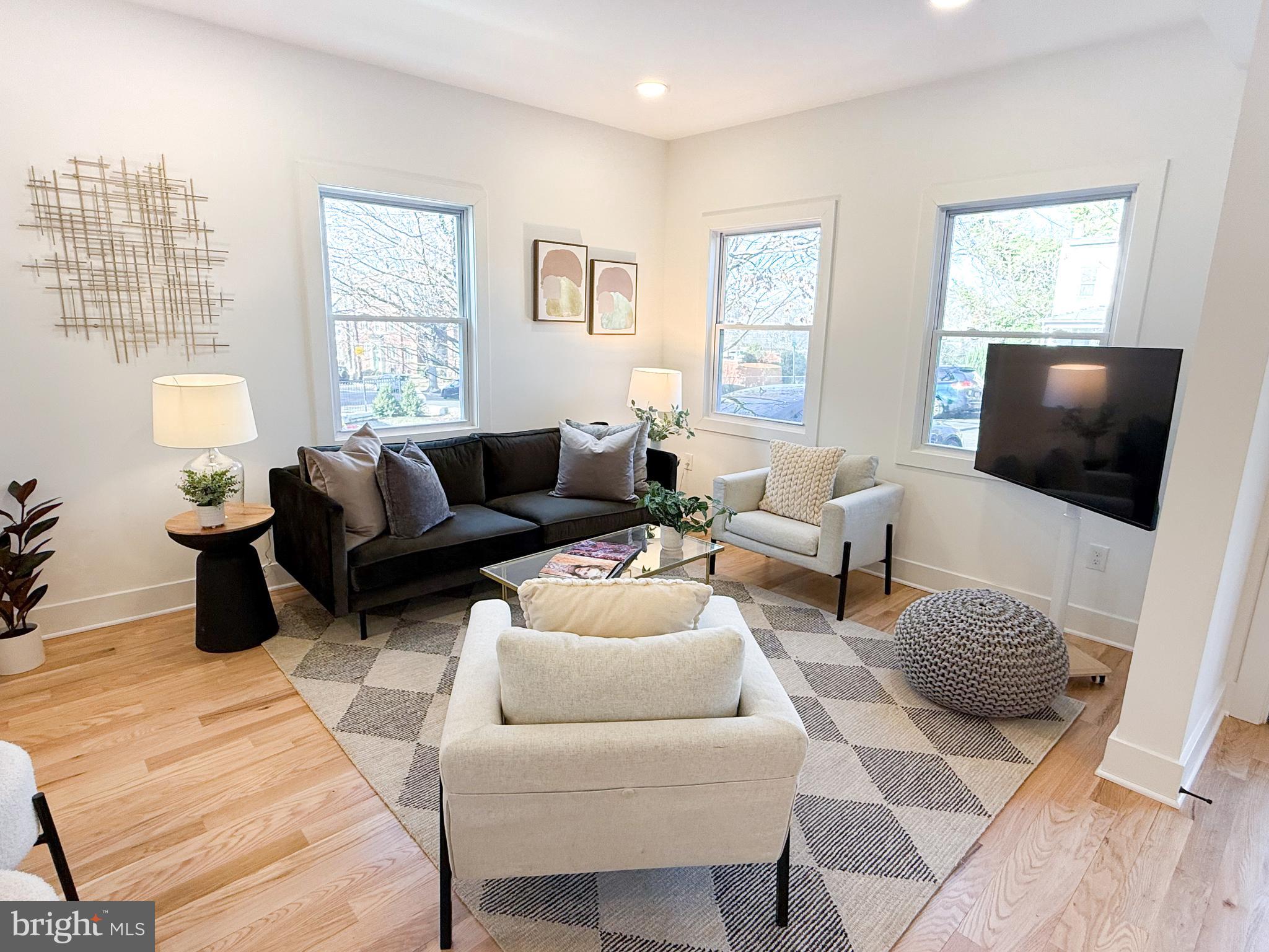 1235 PERRY STREET NE