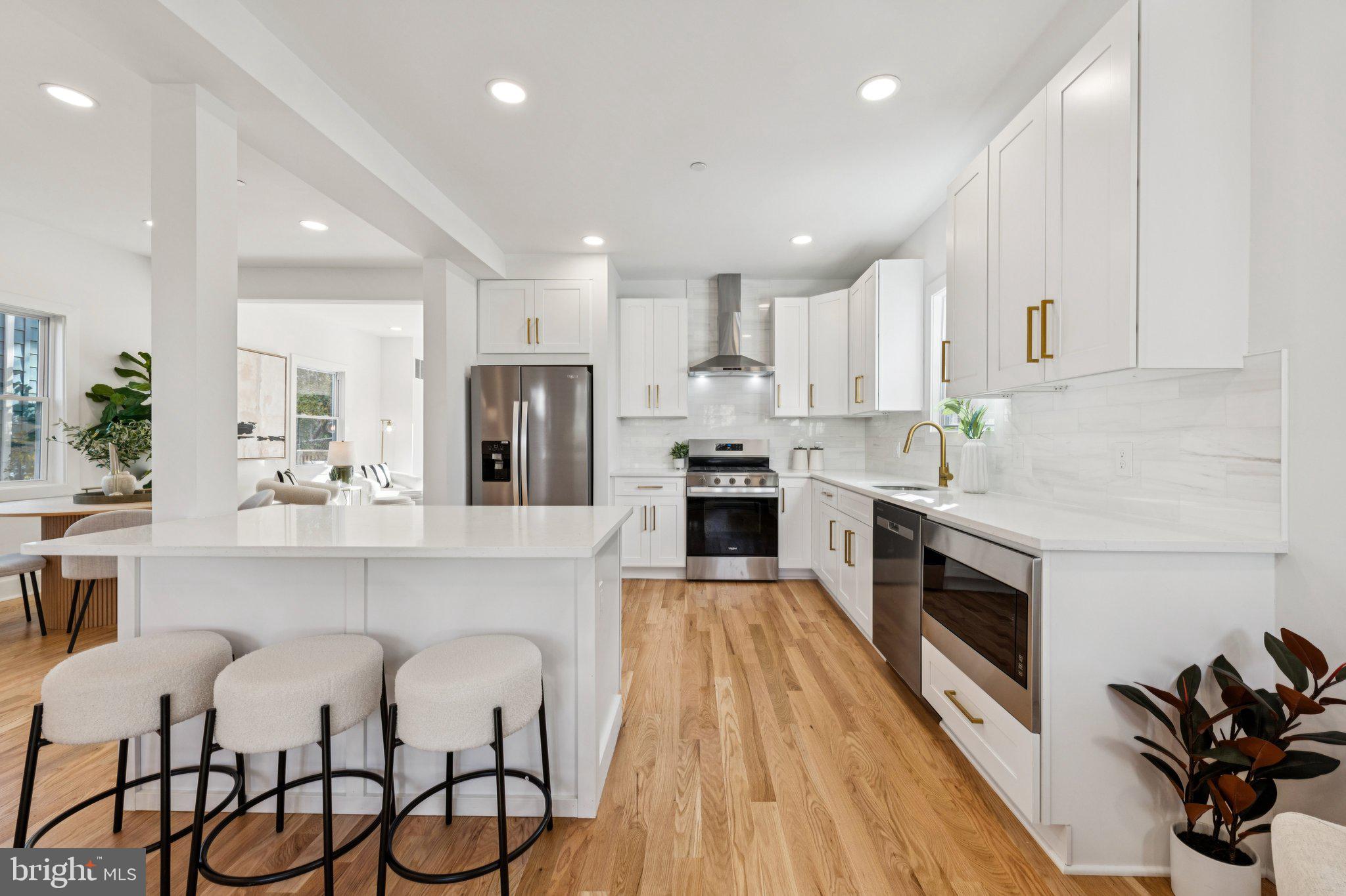 1235 PERRY STREET NE