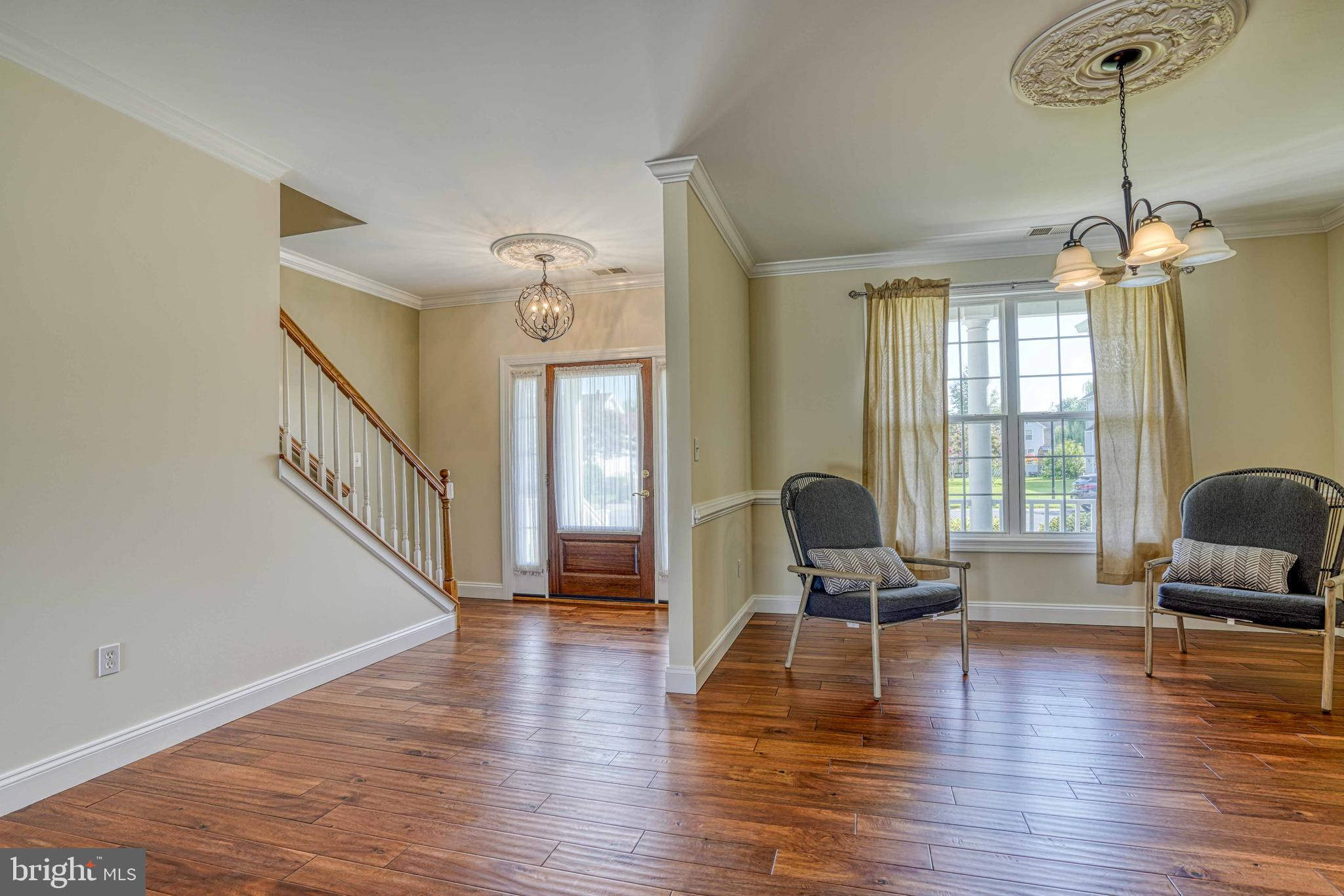 4 MIMOSA COURT