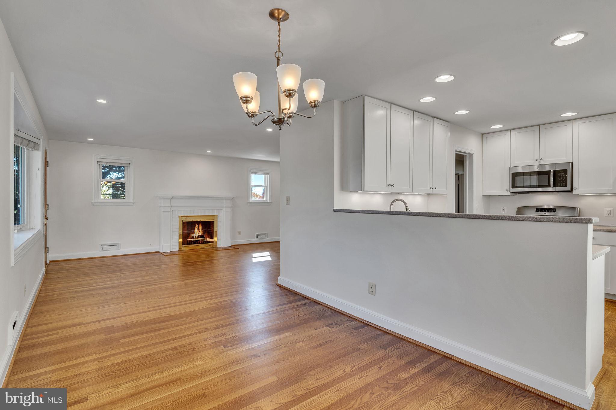 LEXINGTON VILLAGE - Residential Lease