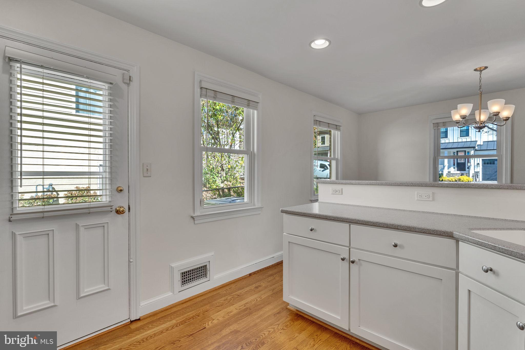 LEXINGTON VILLAGE - Residential Lease