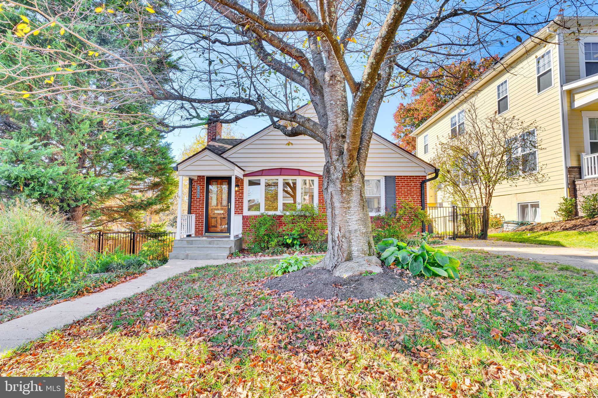 LEXINGTON VILLAGE - Residential Lease