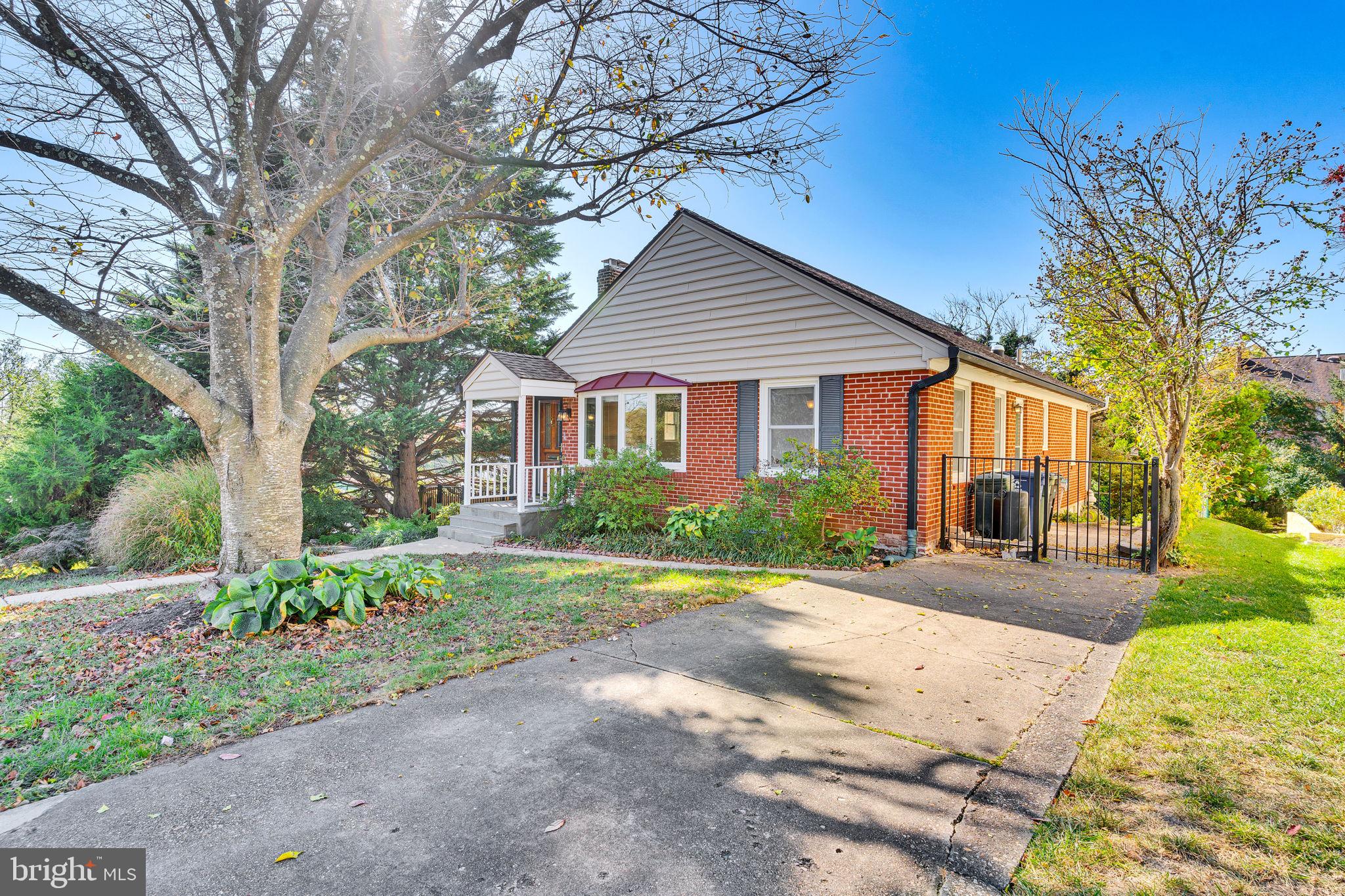 LEXINGTON VILLAGE - Residential Lease