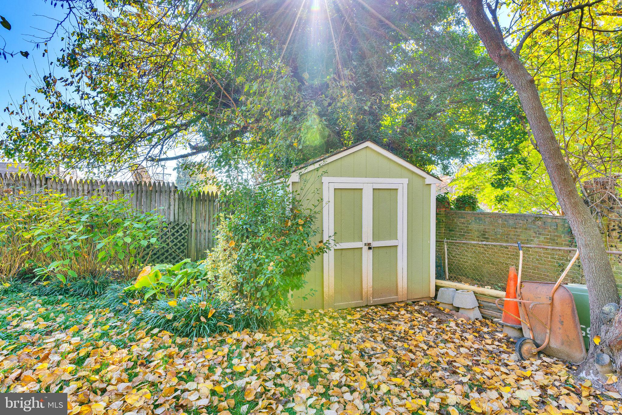 LEXINGTON VILLAGE - Residential Lease