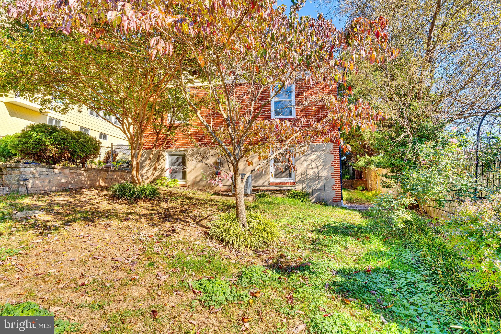 LEXINGTON VILLAGE - Residential Lease