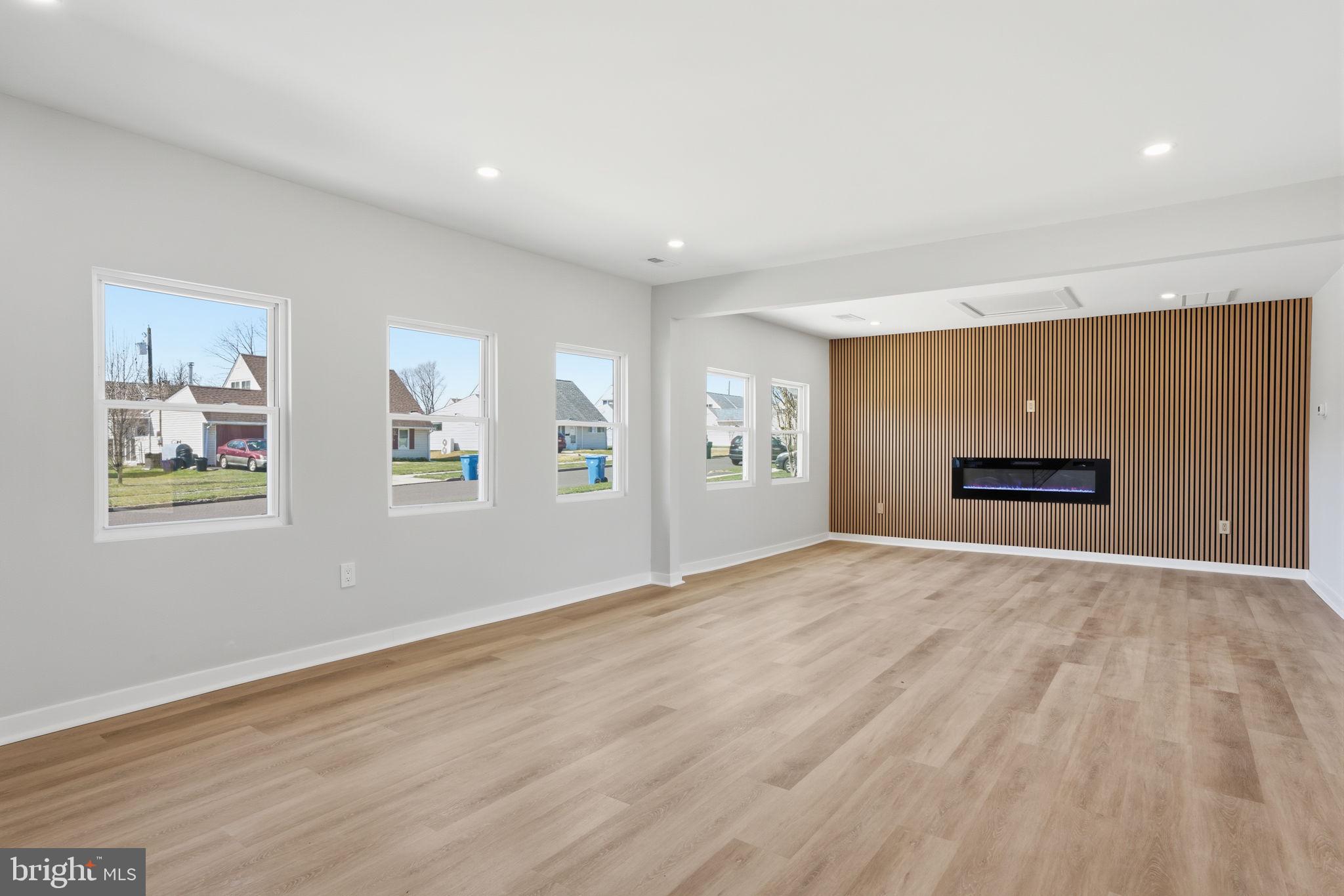 MILL CREEK FALLS - Residential