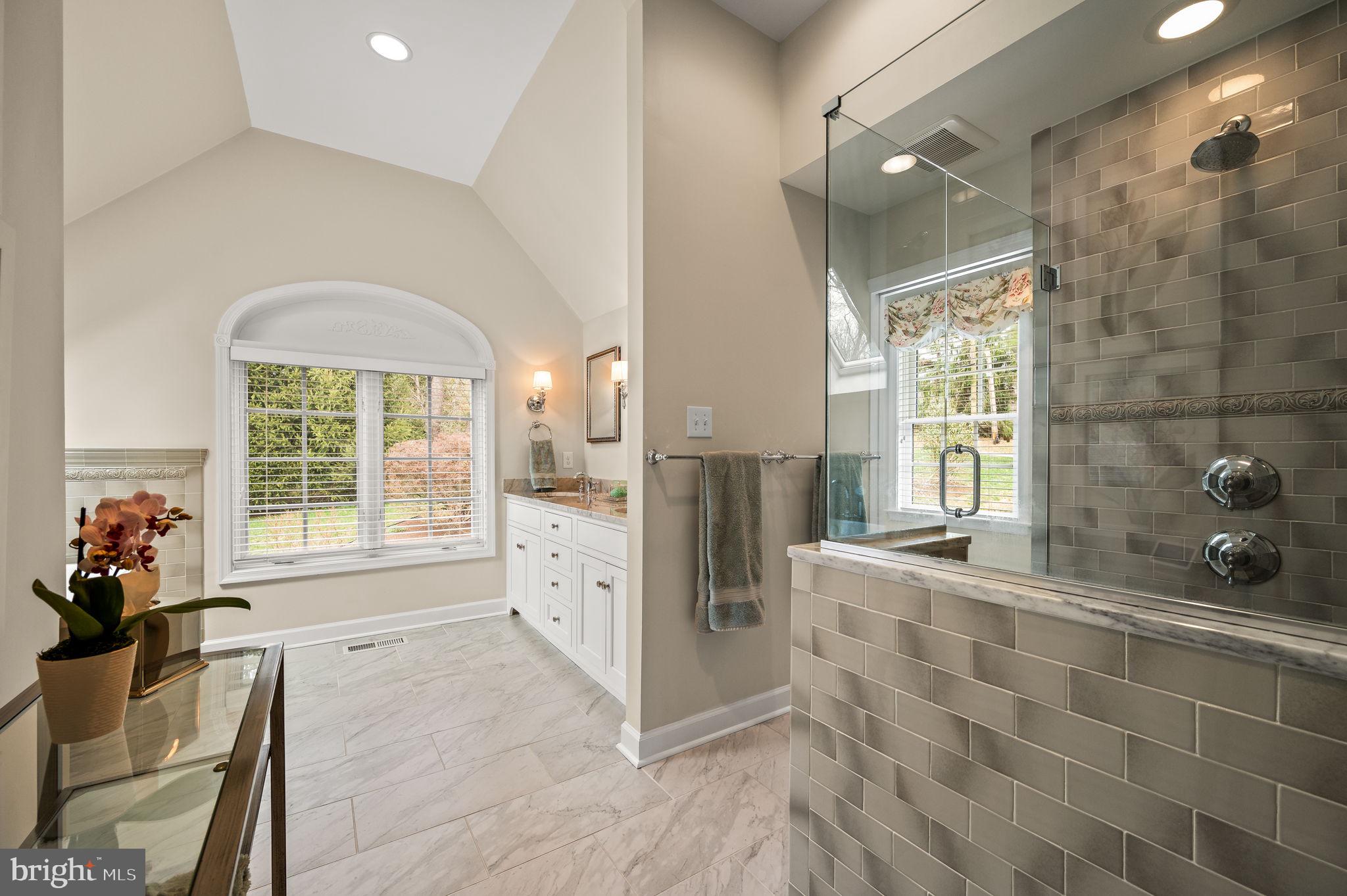 RADNOR HUNT - Residential