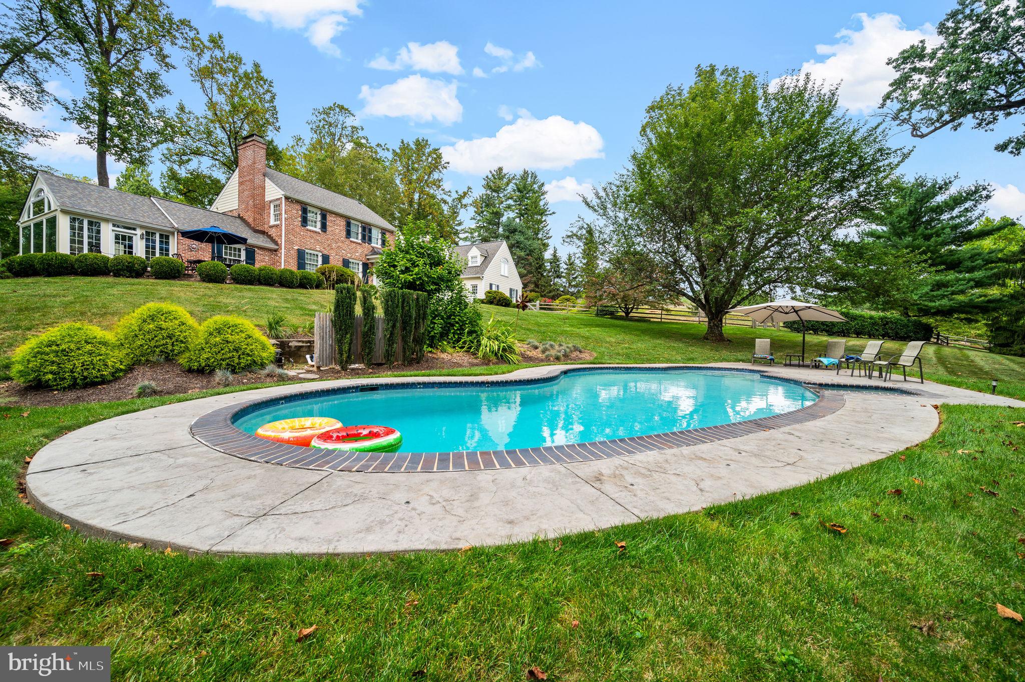 RADNOR HUNT - Residential