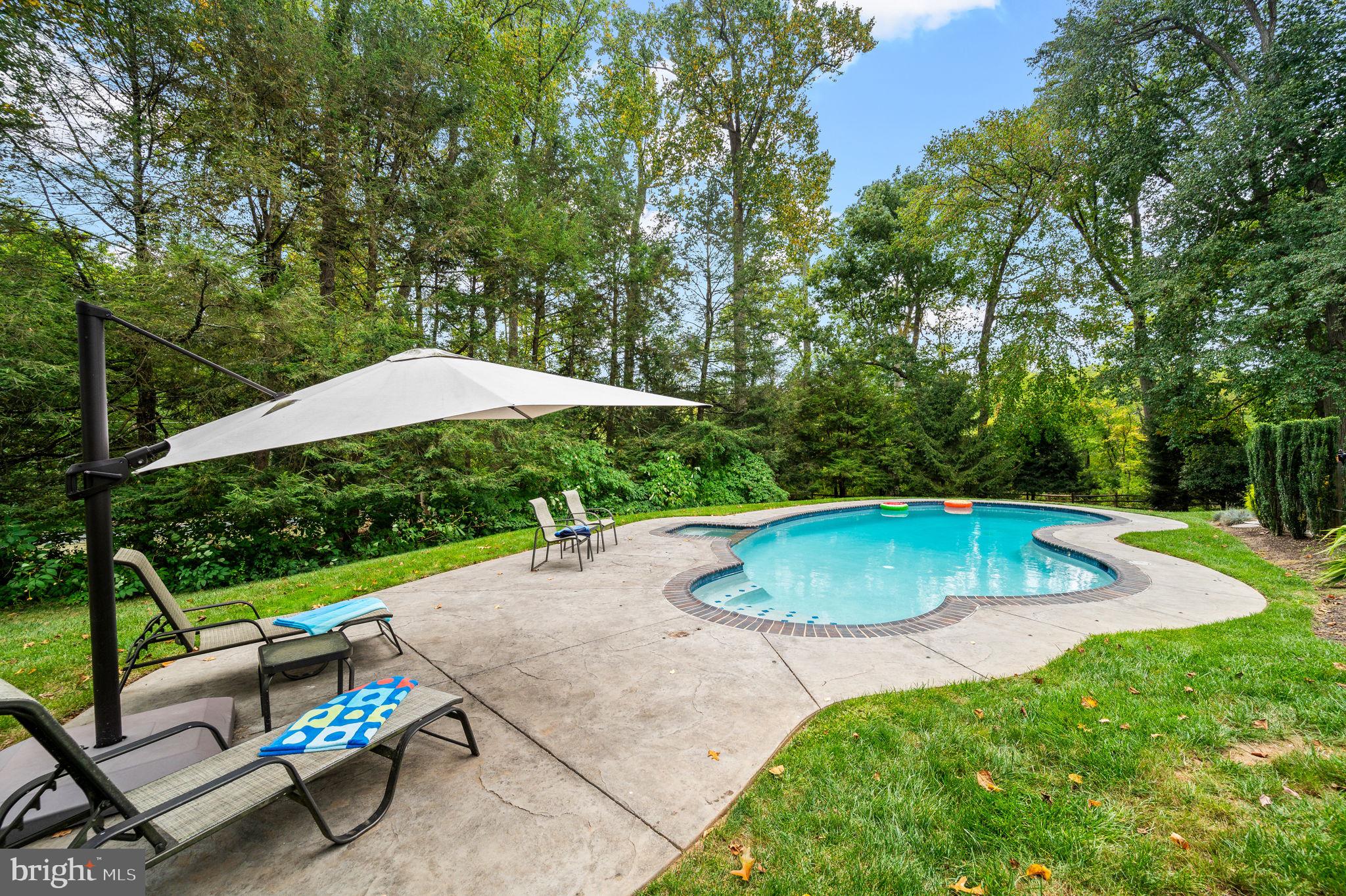 RADNOR HUNT - Residential