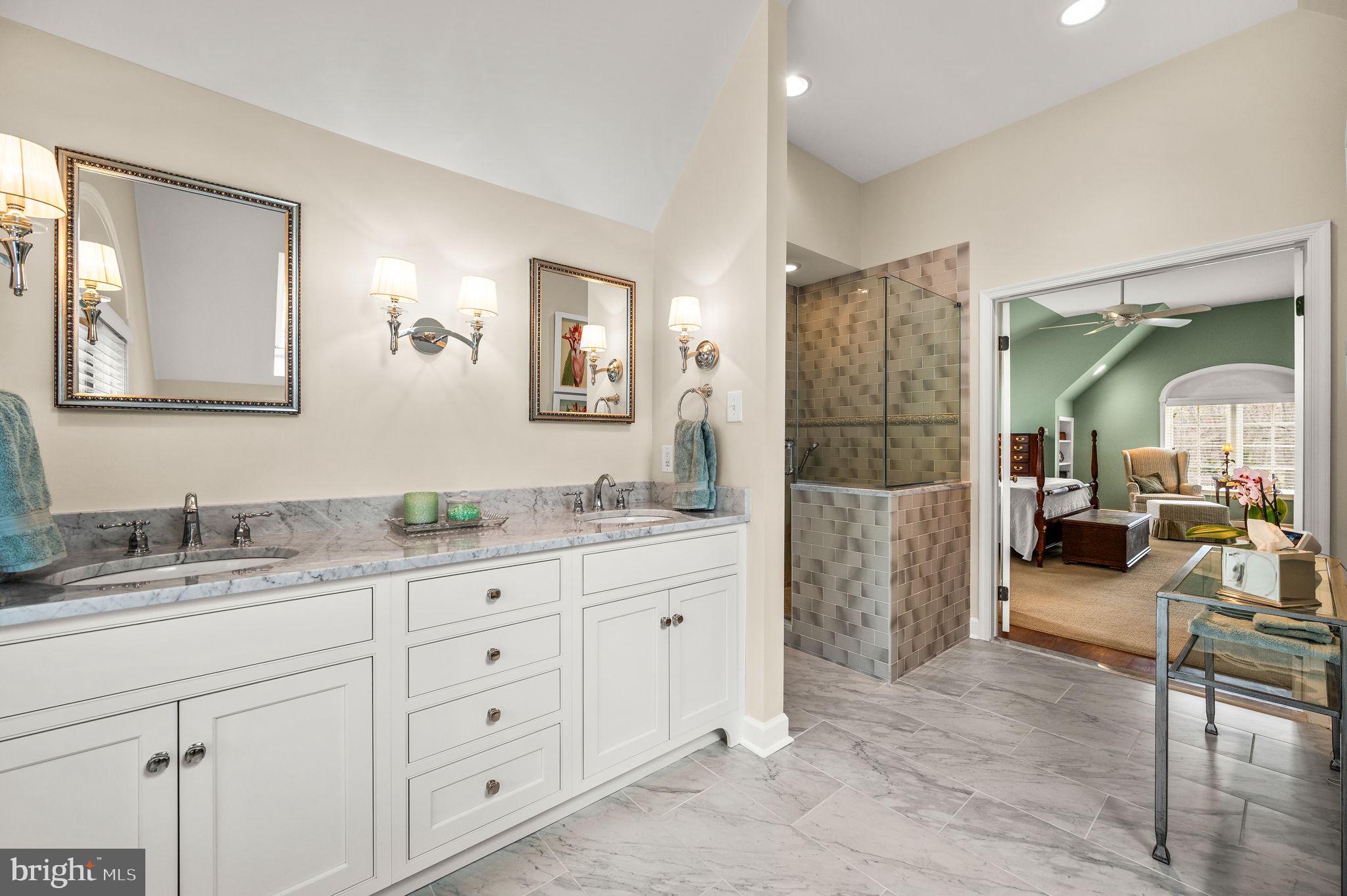 RADNOR HUNT - Residential