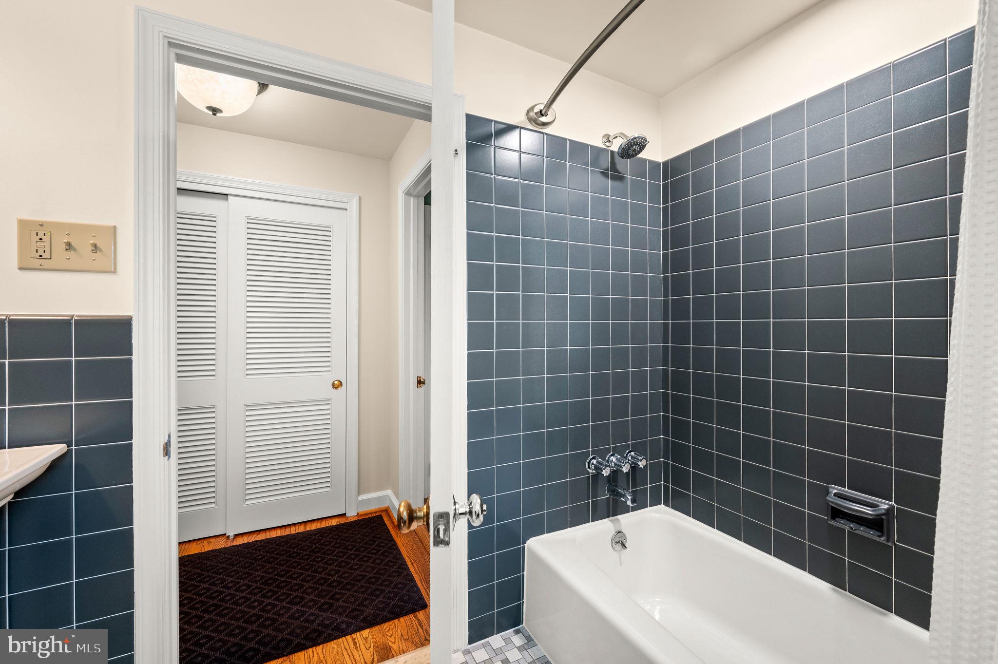 RADNOR HUNT - Residential