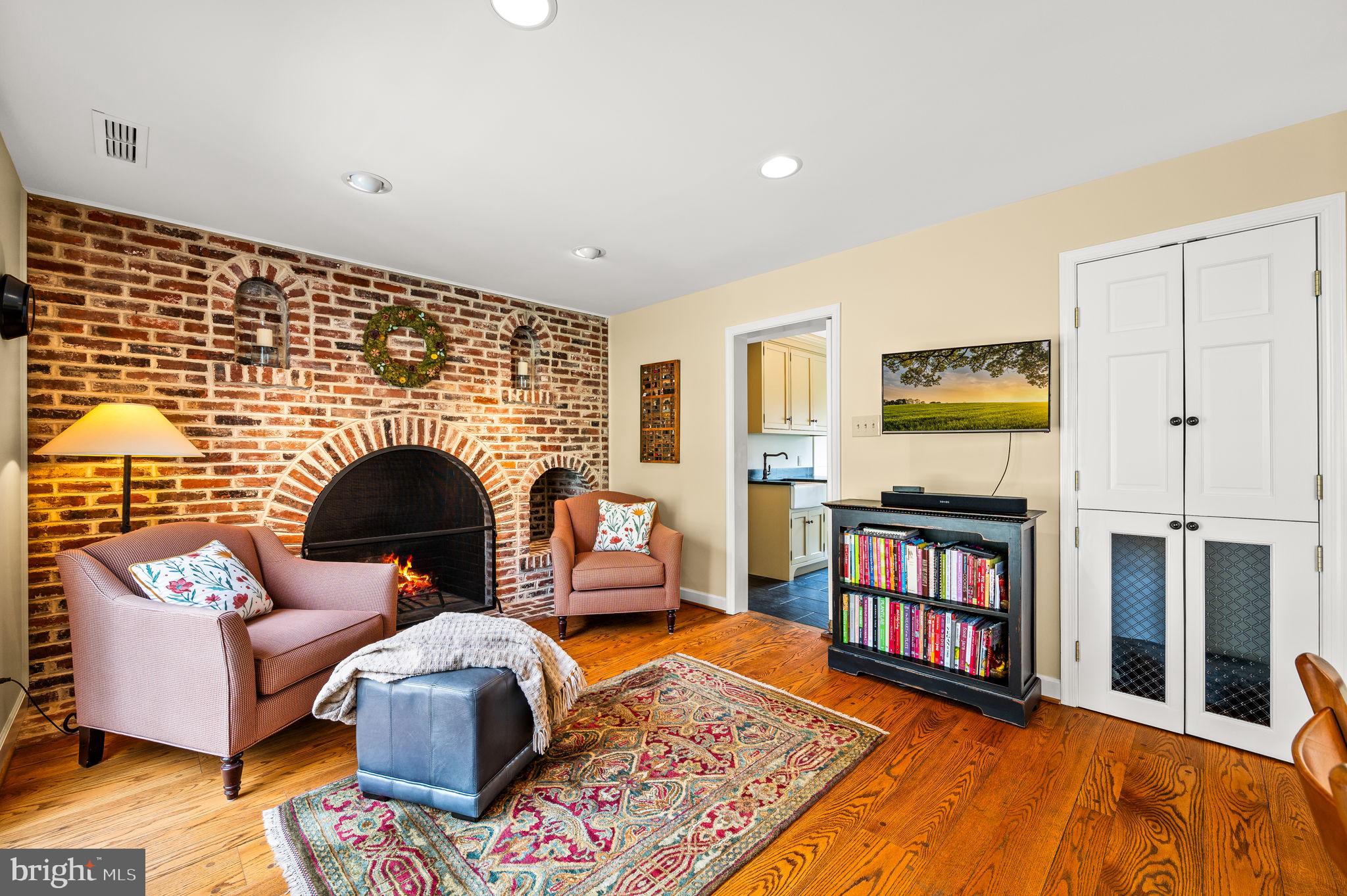 RADNOR HUNT - Residential