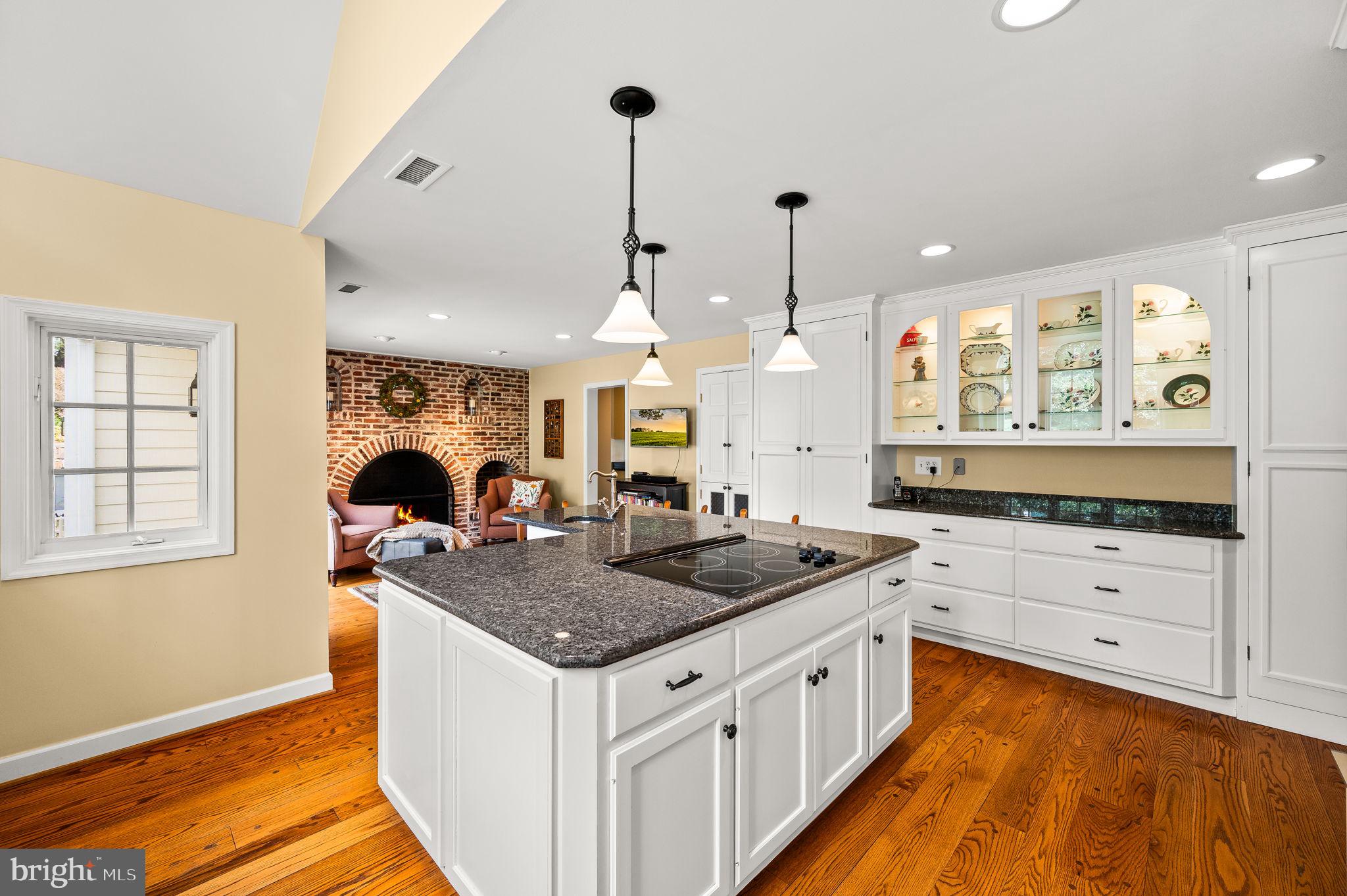 RADNOR HUNT - Residential