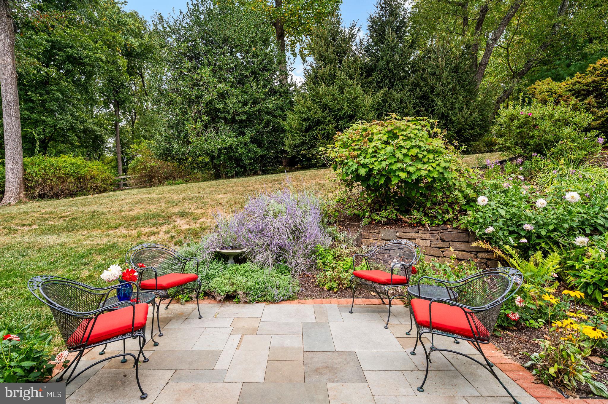 RADNOR HUNT - Residential