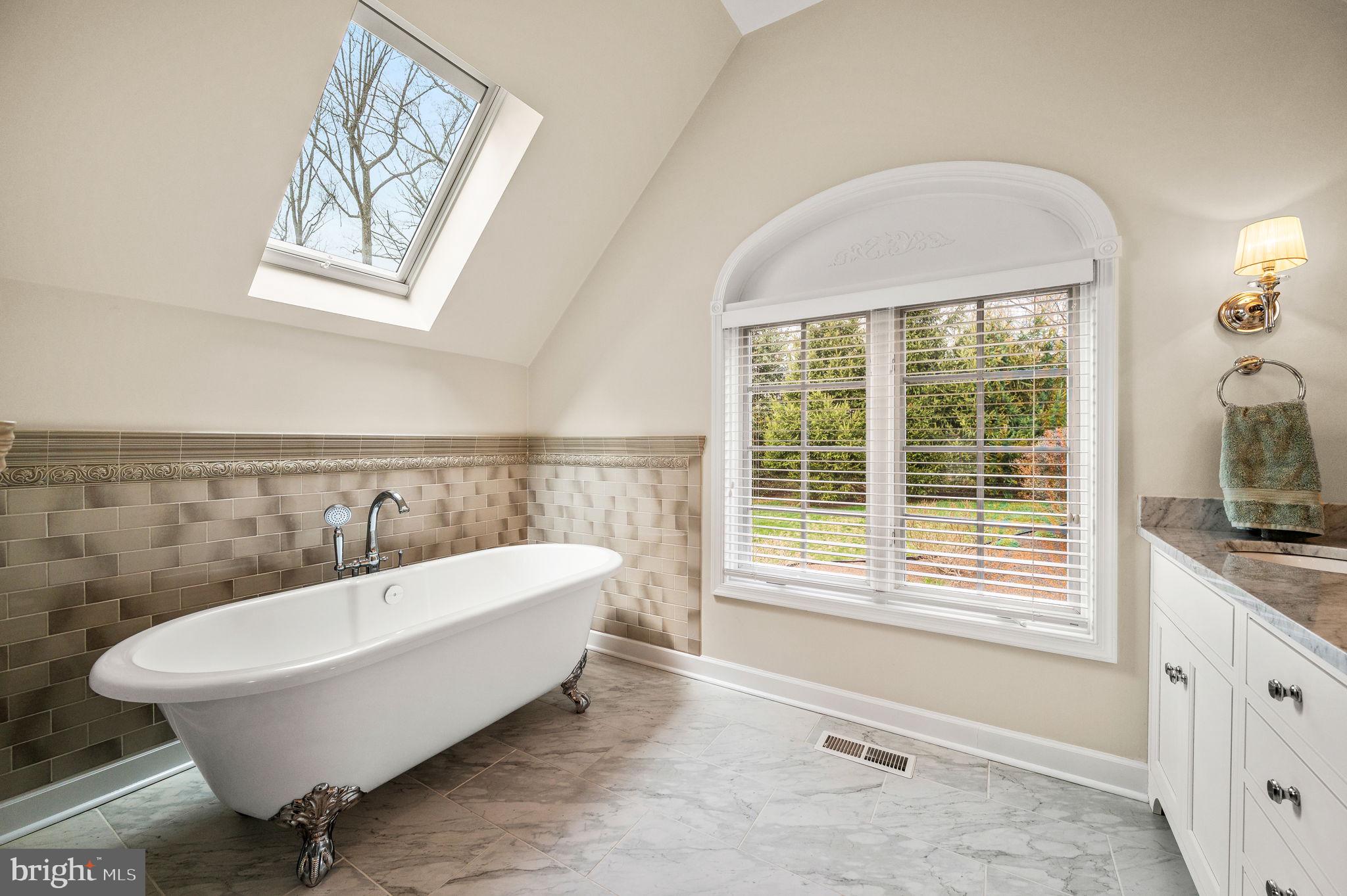 RADNOR HUNT - Residential