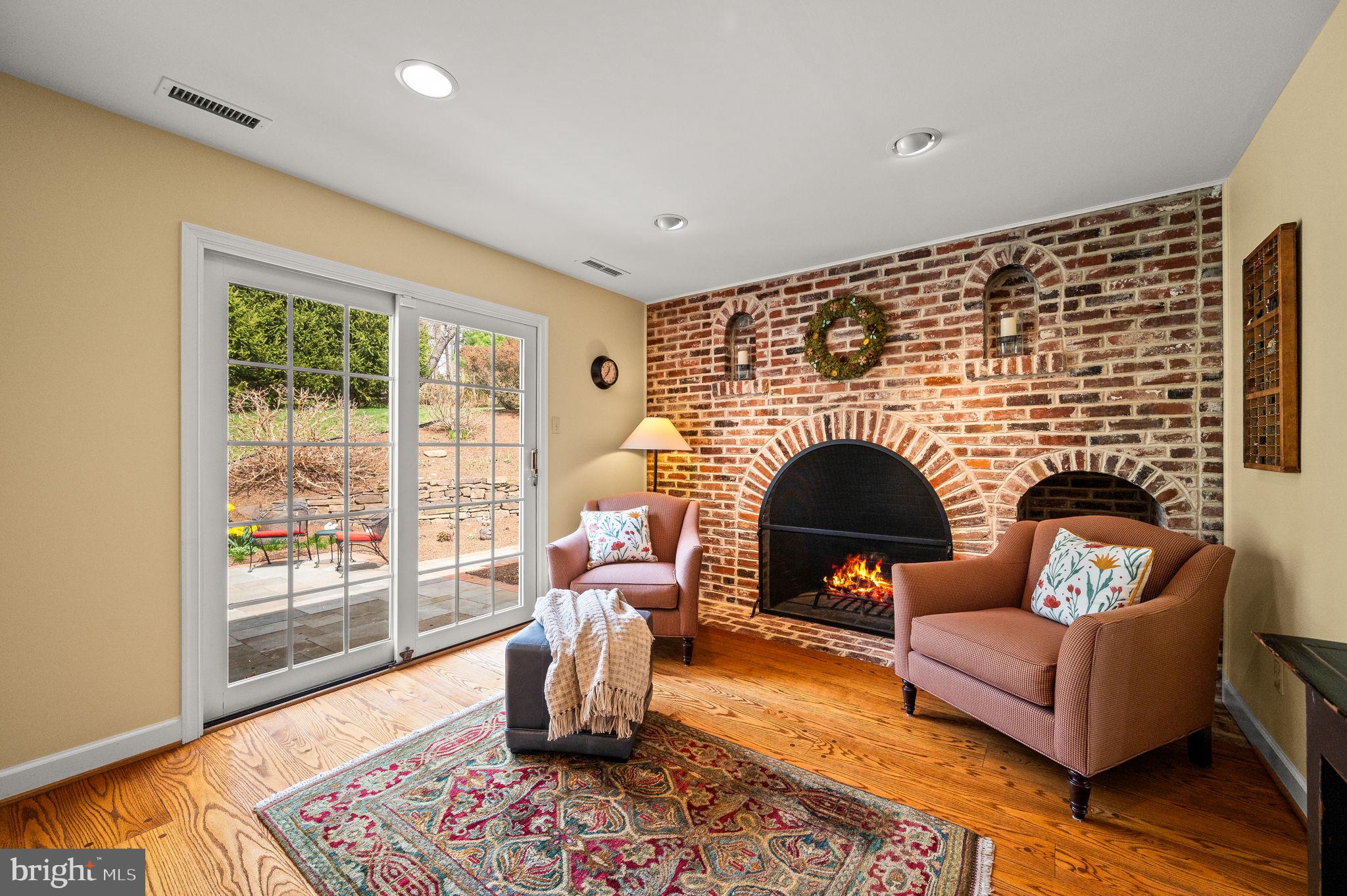 RADNOR HUNT - Residential