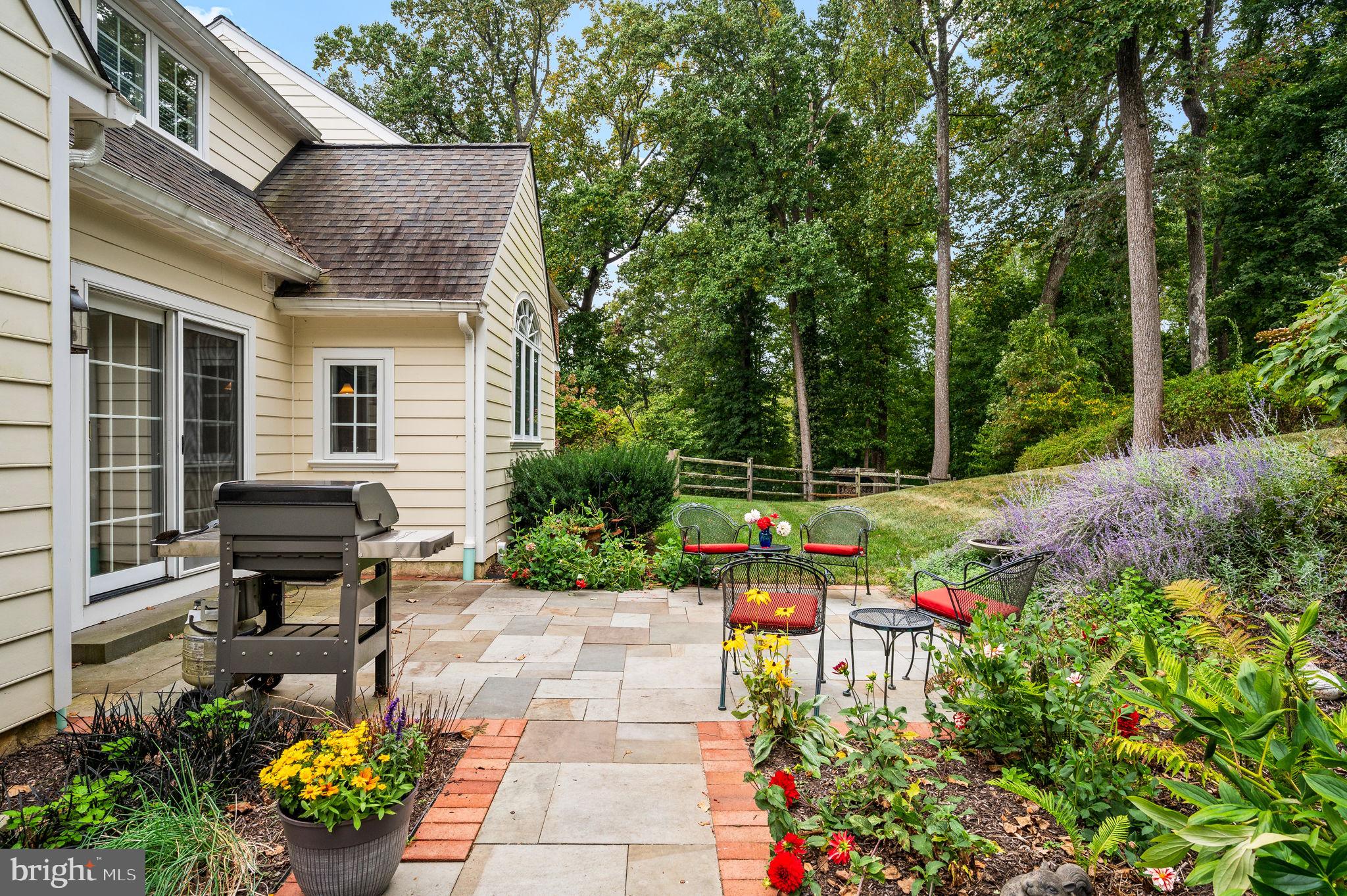 RADNOR HUNT - Residential