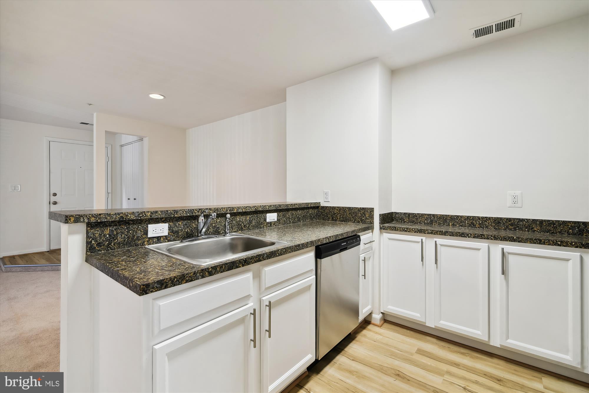 ANNAPOLIS OVERLOOK - Residential Lease