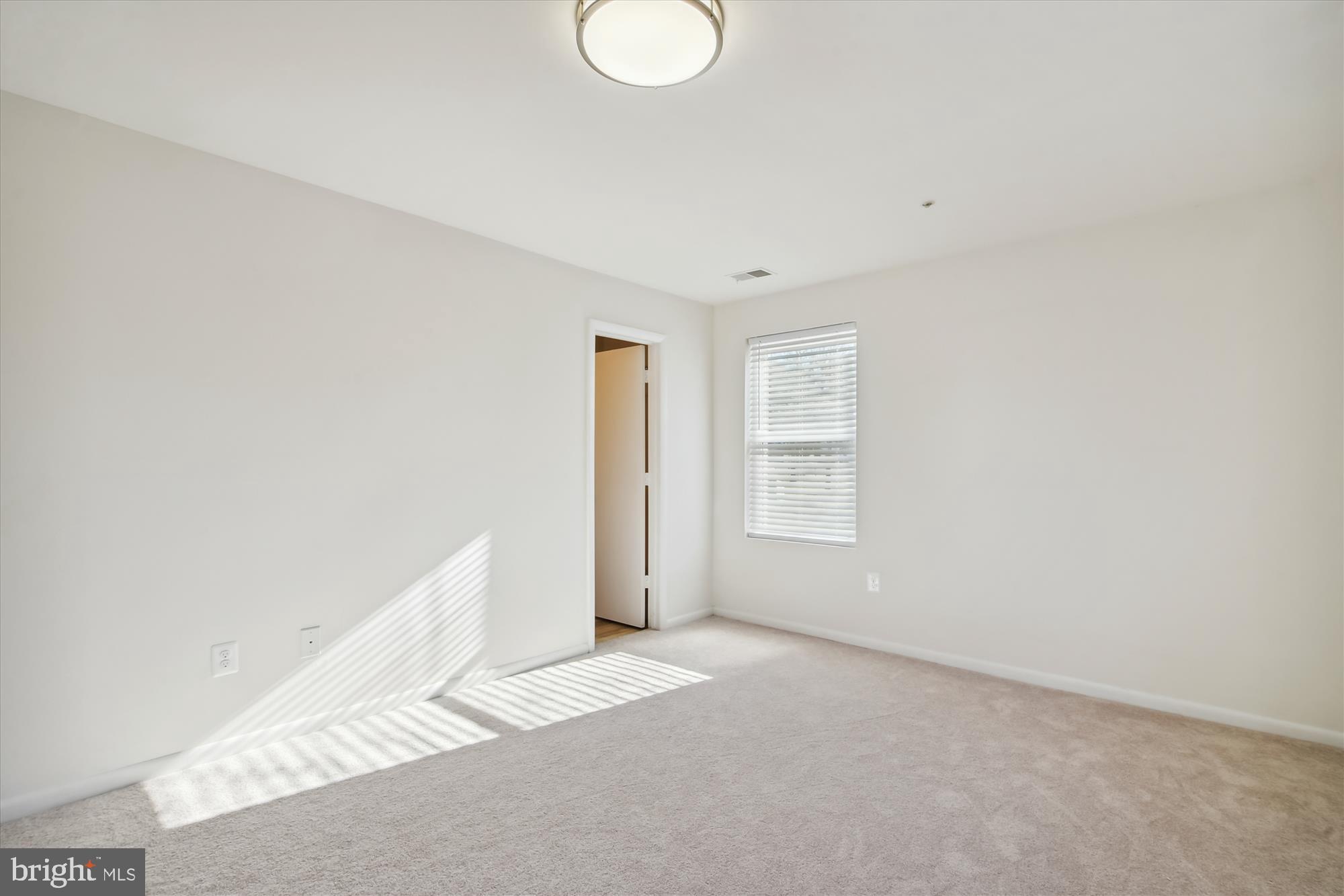 ANNAPOLIS OVERLOOK - Residential Lease