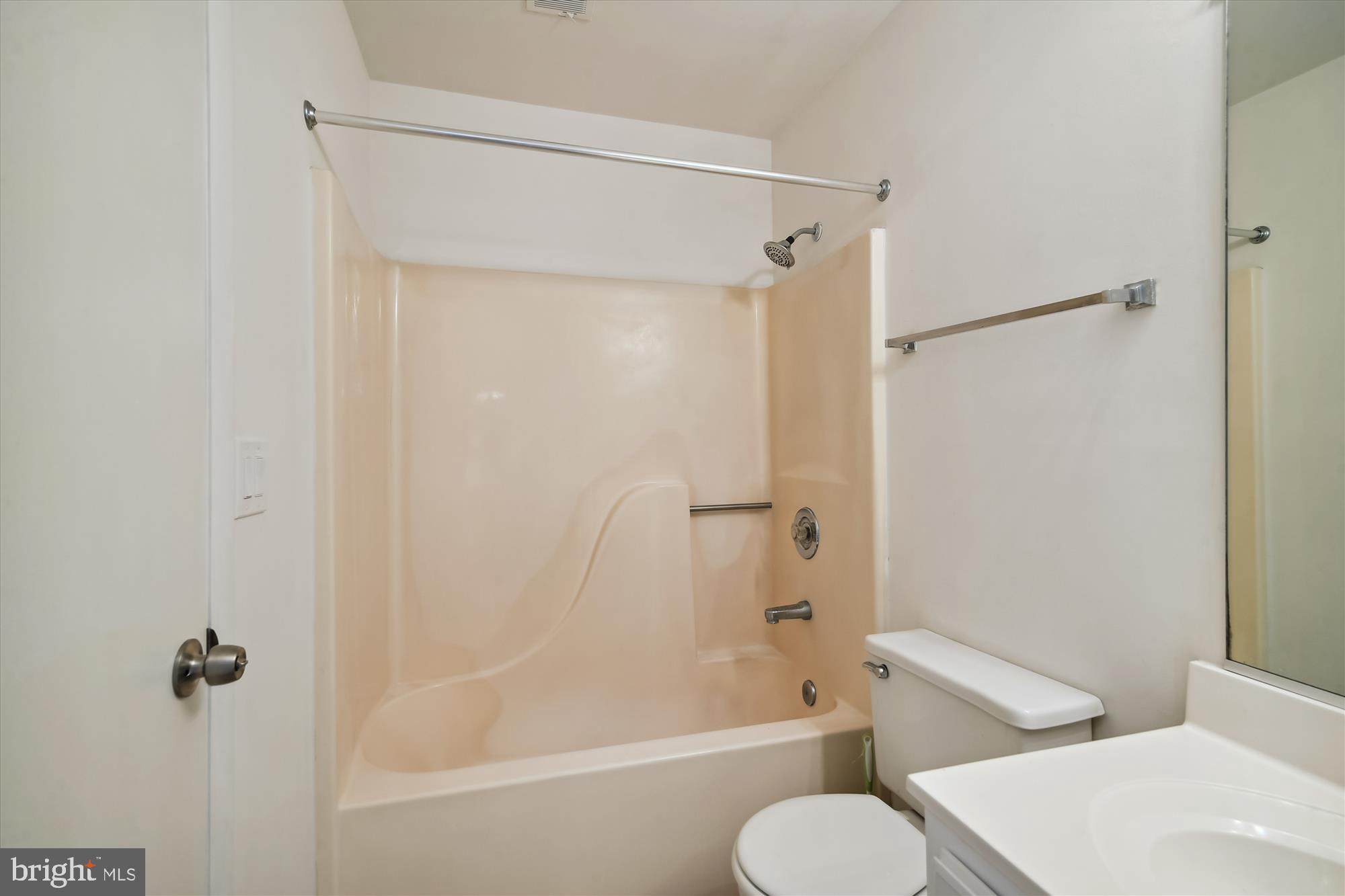 ANNAPOLIS OVERLOOK - Residential Lease