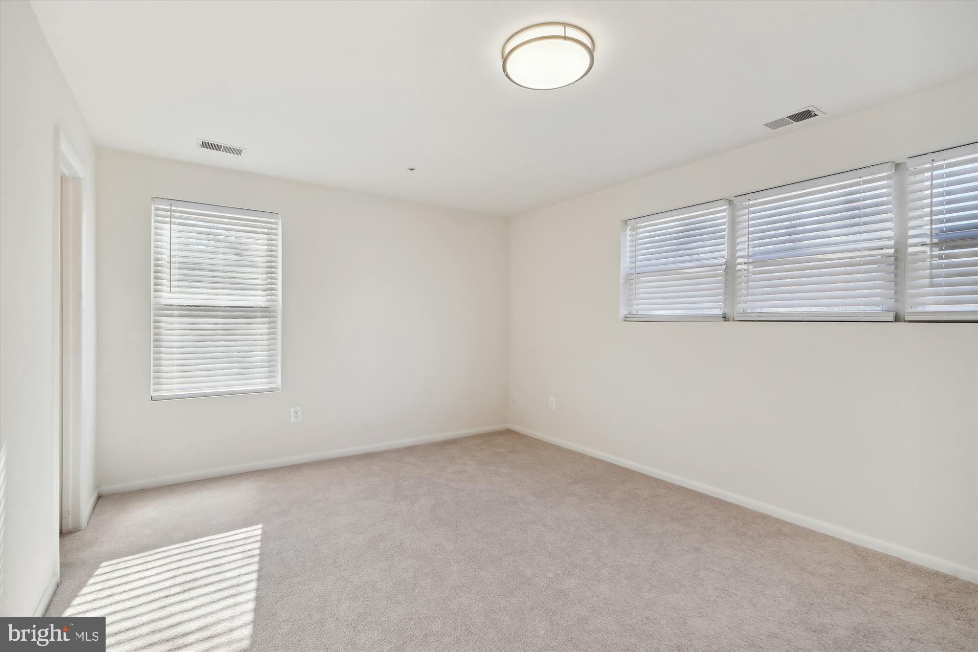 ANNAPOLIS OVERLOOK - Residential Lease