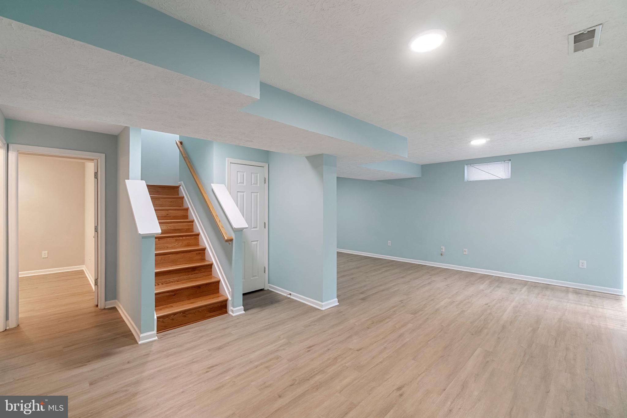 VILLAGE OF RIVER HILL - Residential