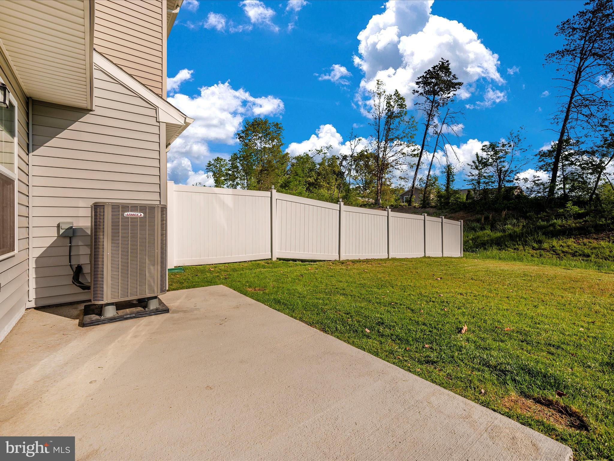 WHISPERING PINES - Residential