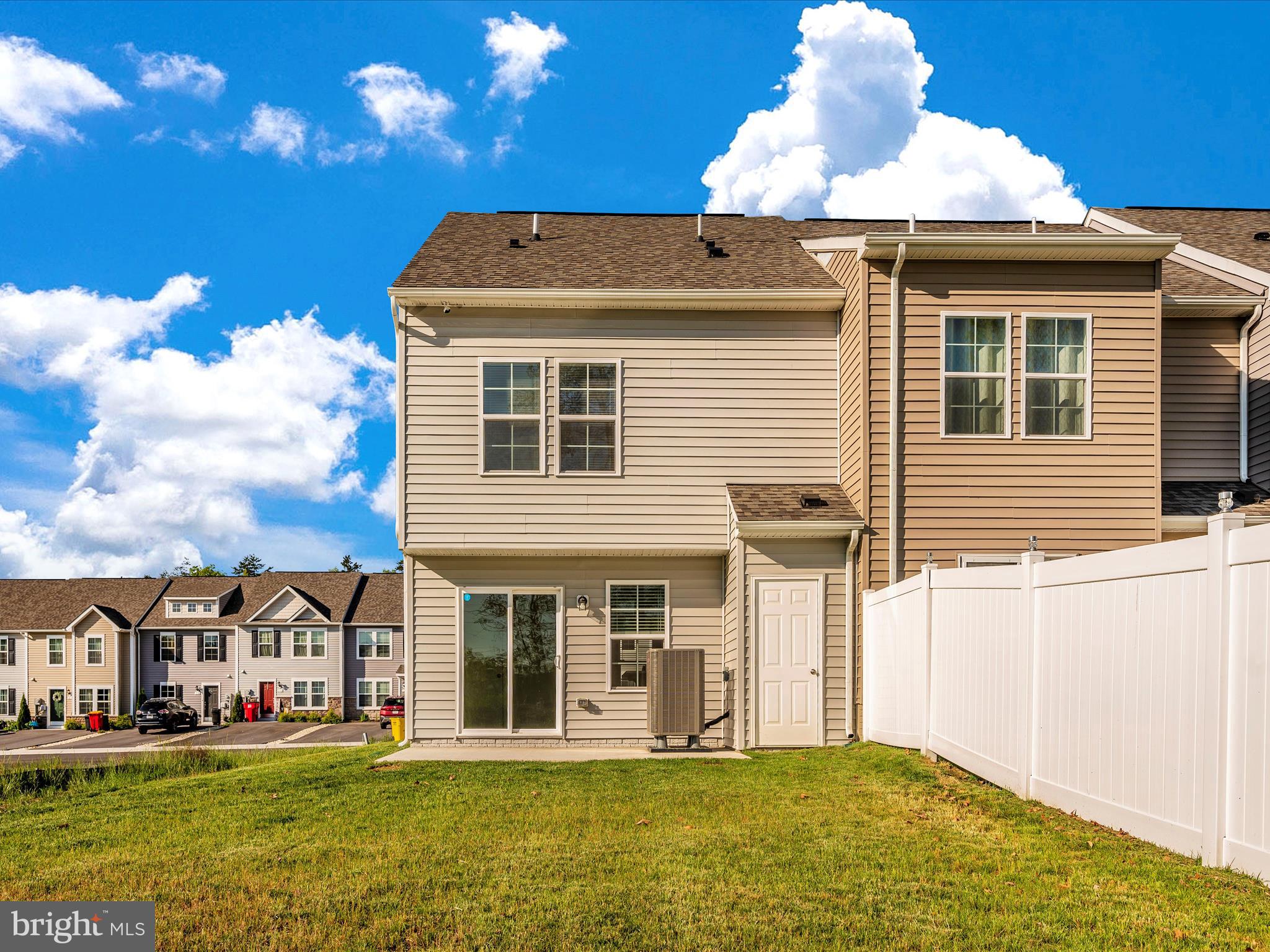 WHISPERING PINES - Residential